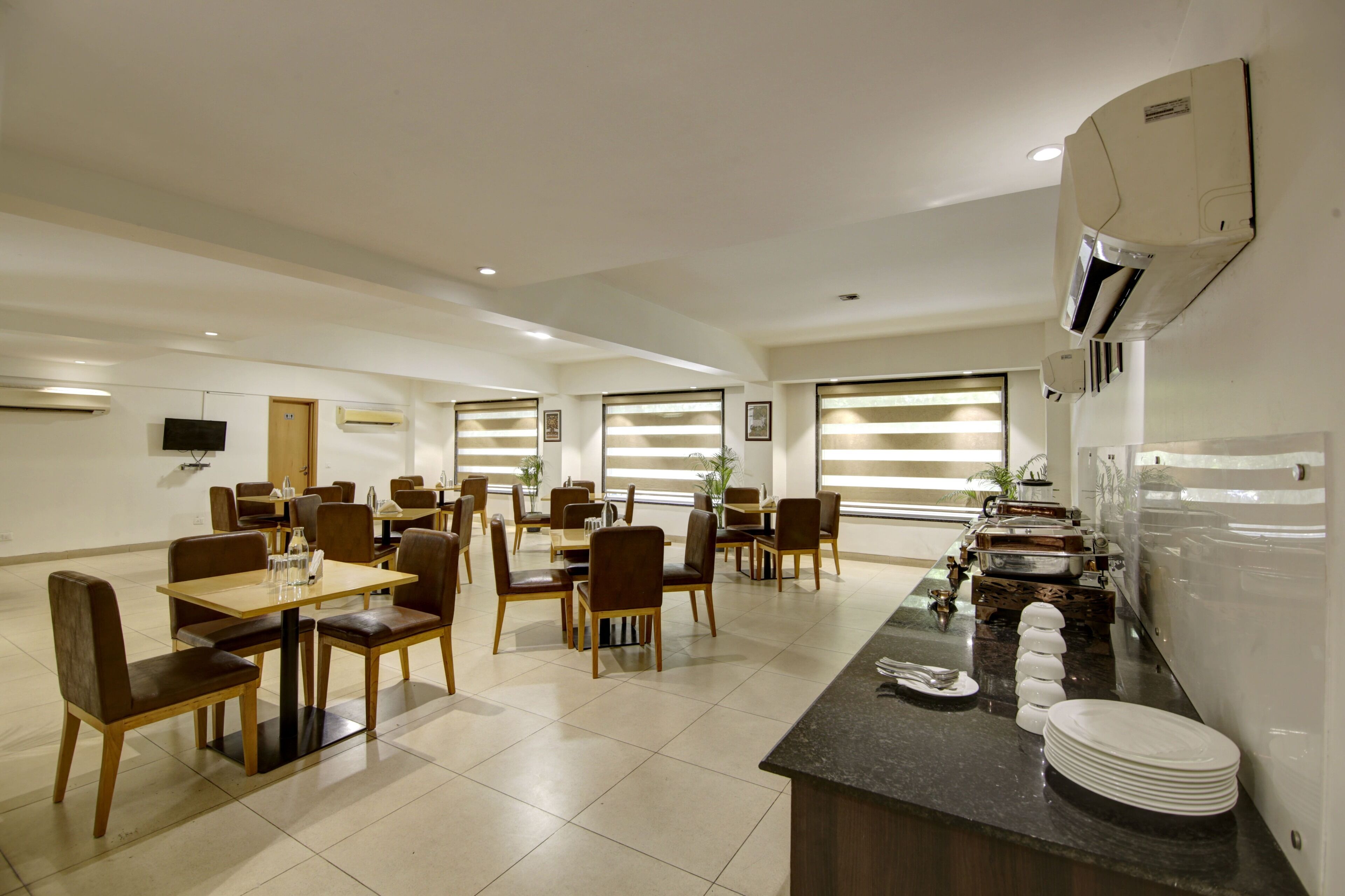 Saltstayz Select - Galleria Market & Golf Course Road