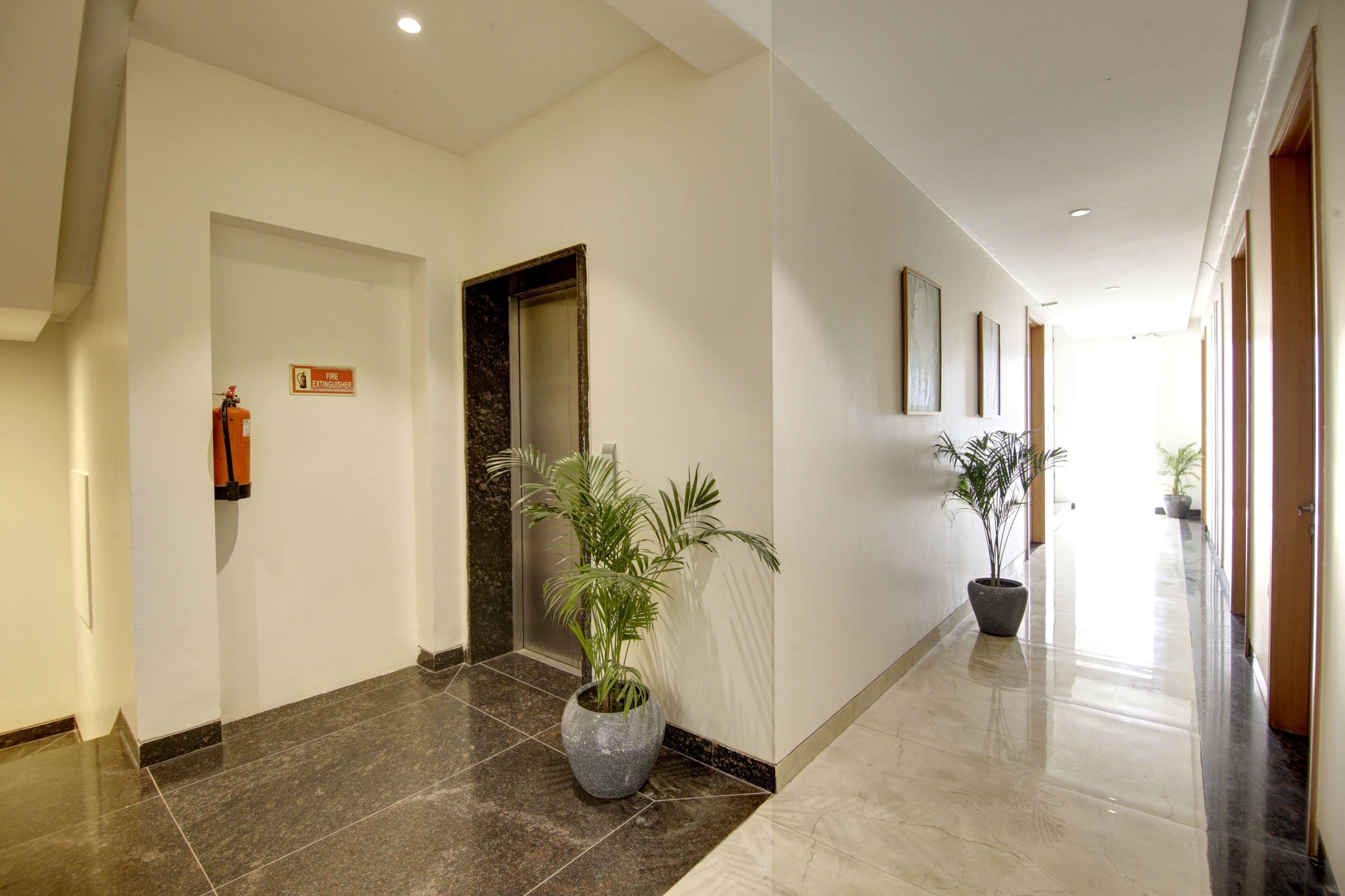 Saltstayz Select - Galleria Market & Golf Course Road