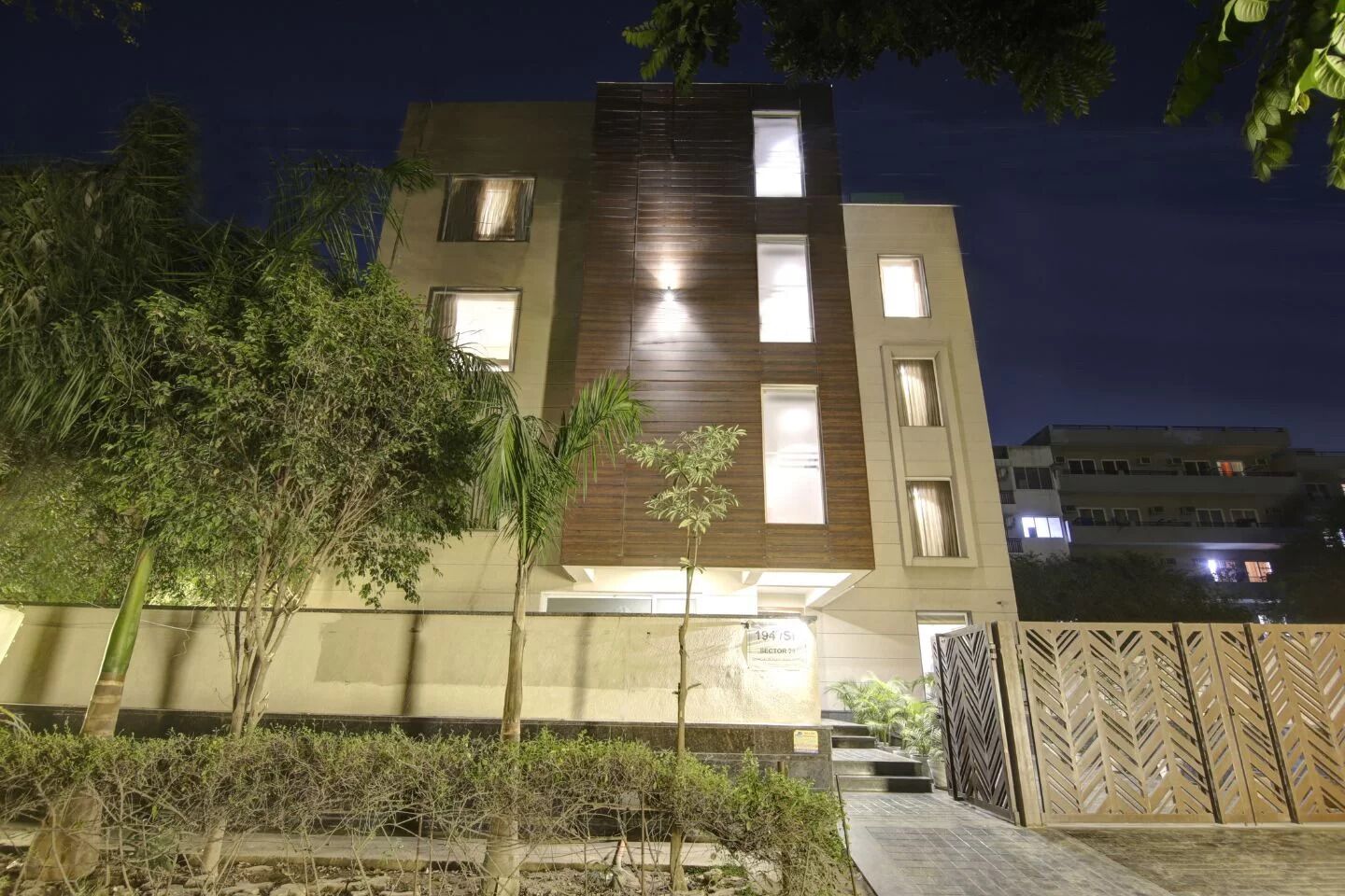 Saltstayz Select - Galleria Market & Golf Course Road