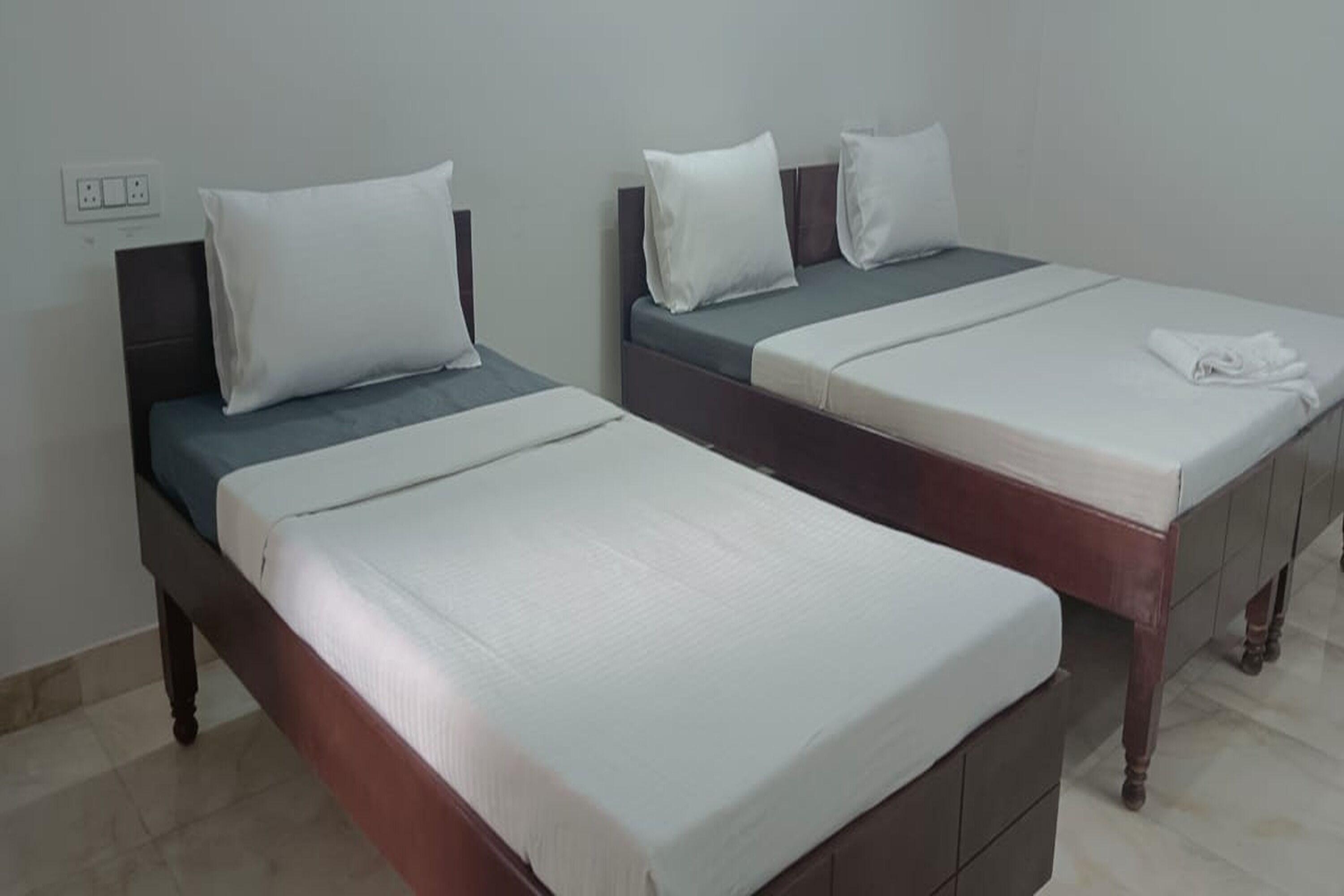 Singh Deluxe Inn