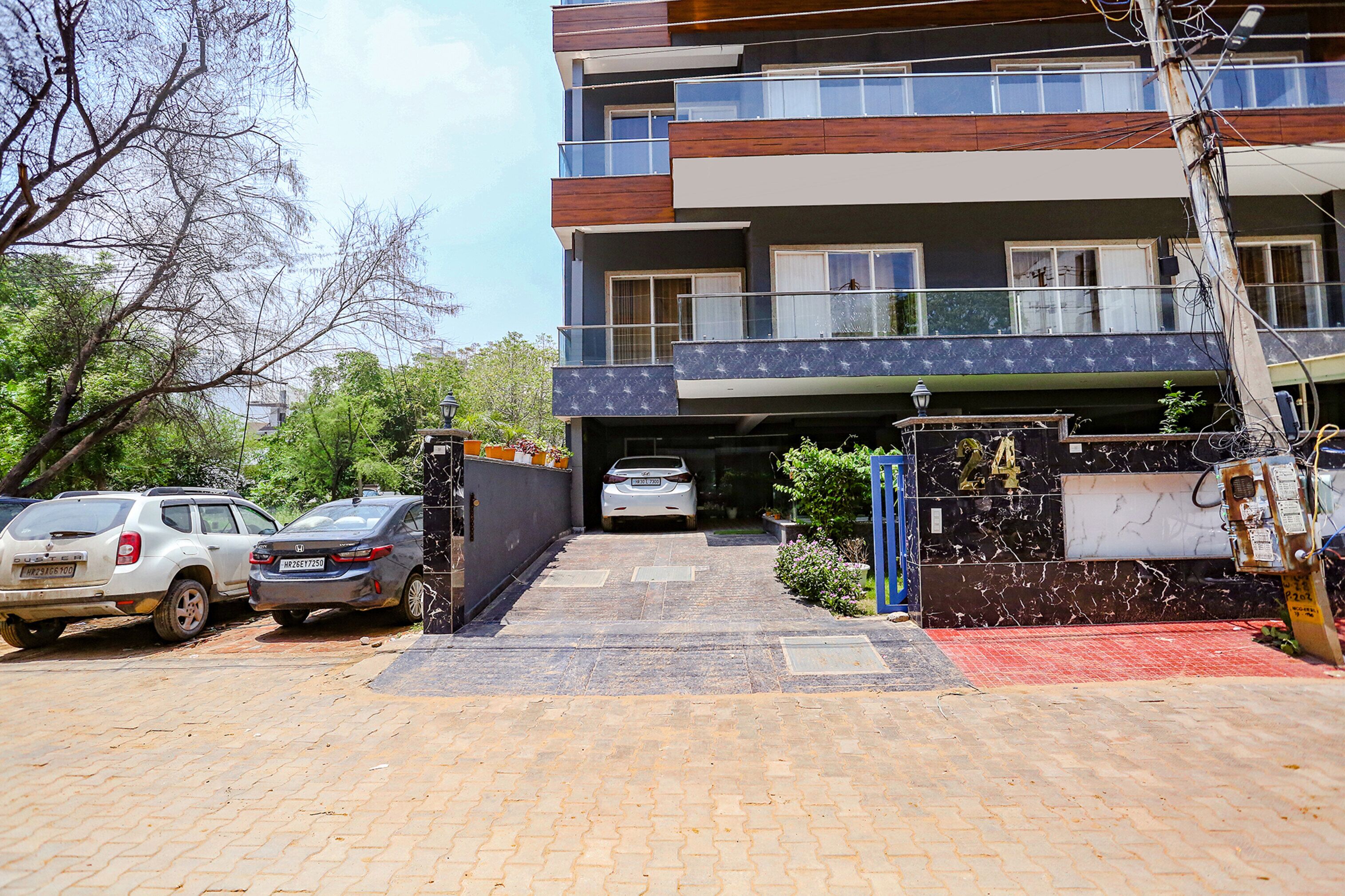 Skylight Inn by FabHotel