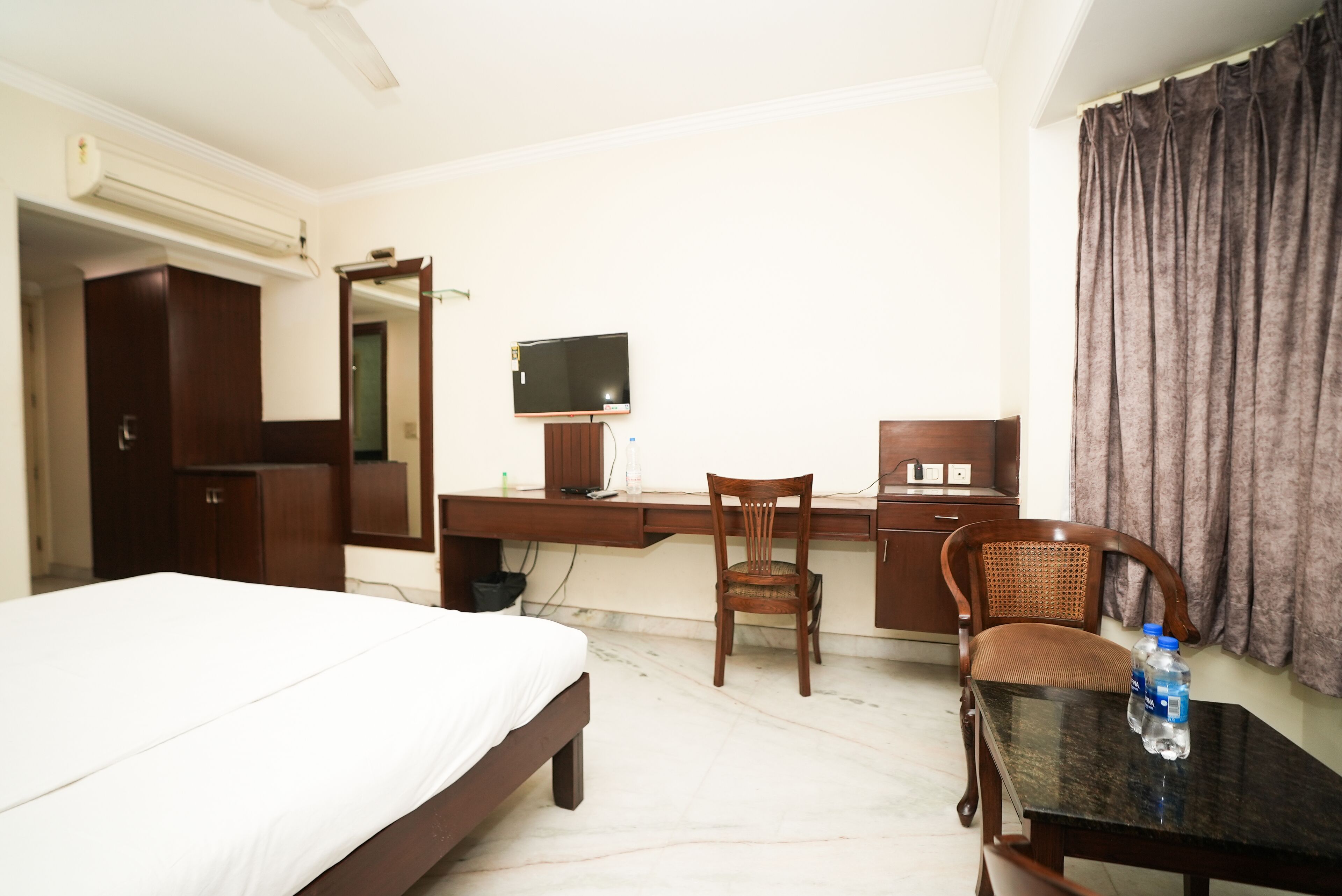 StayWell Hotels & Homes