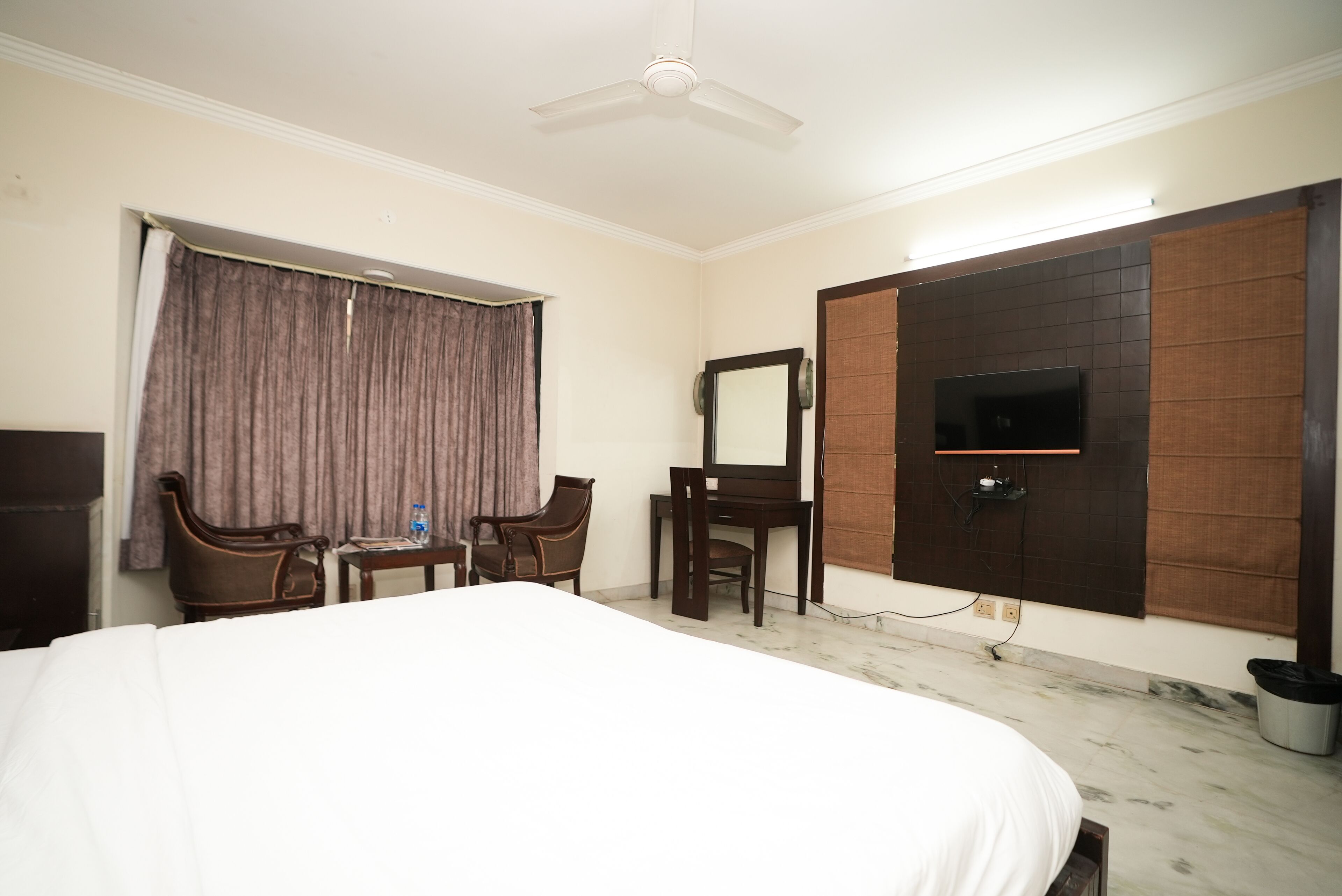 StayWell Hotels & Homes