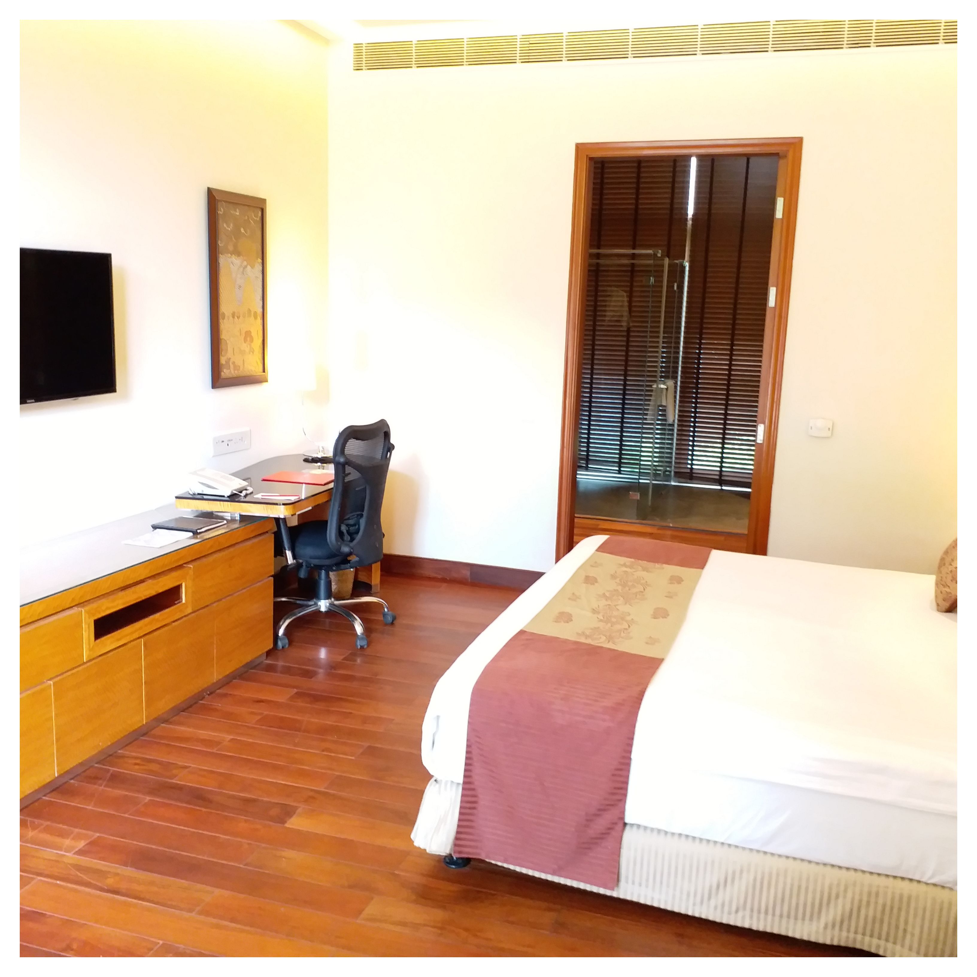 Taj Damdama Lake Resort & Spa