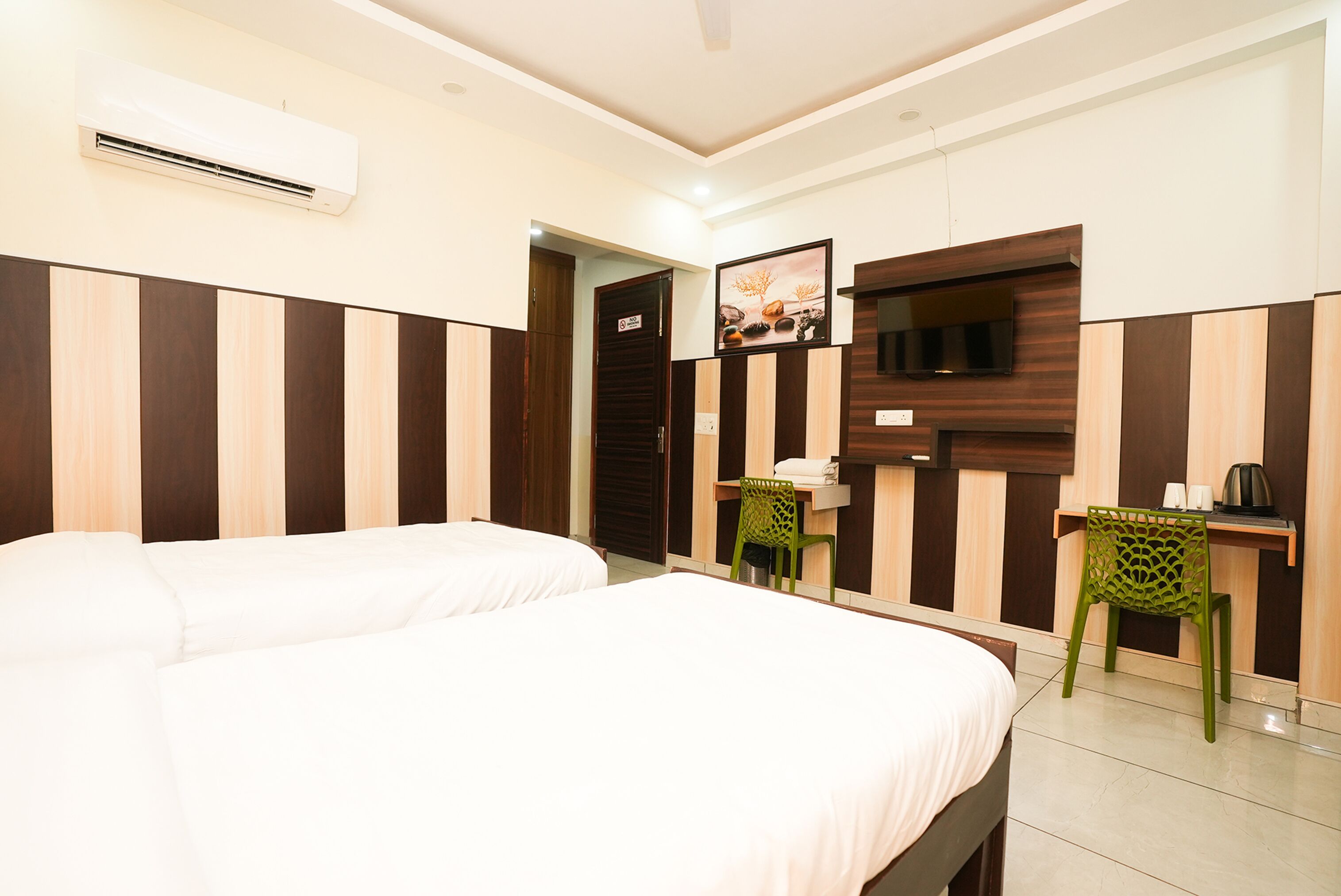 Tanvi Premium by Fabhotel