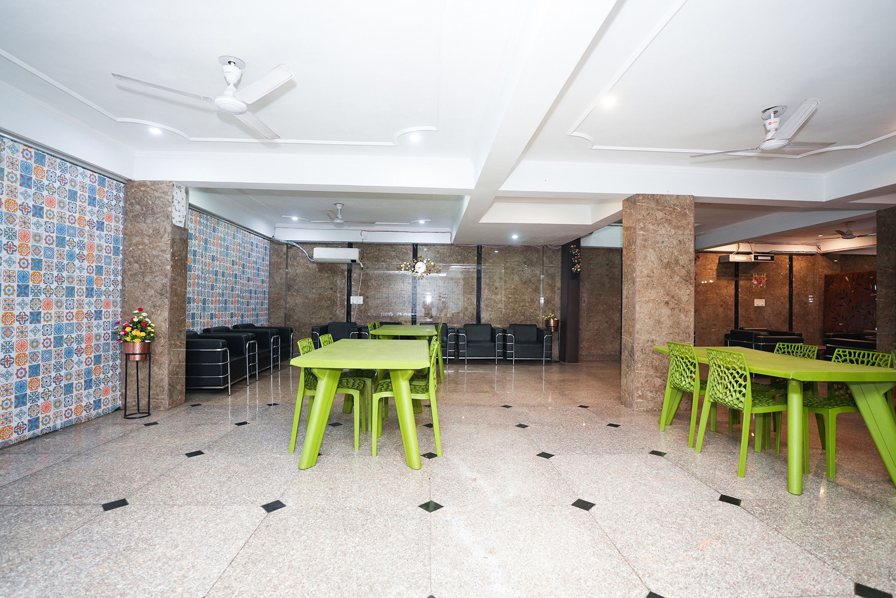 Tanvi Premium by Fabhotel