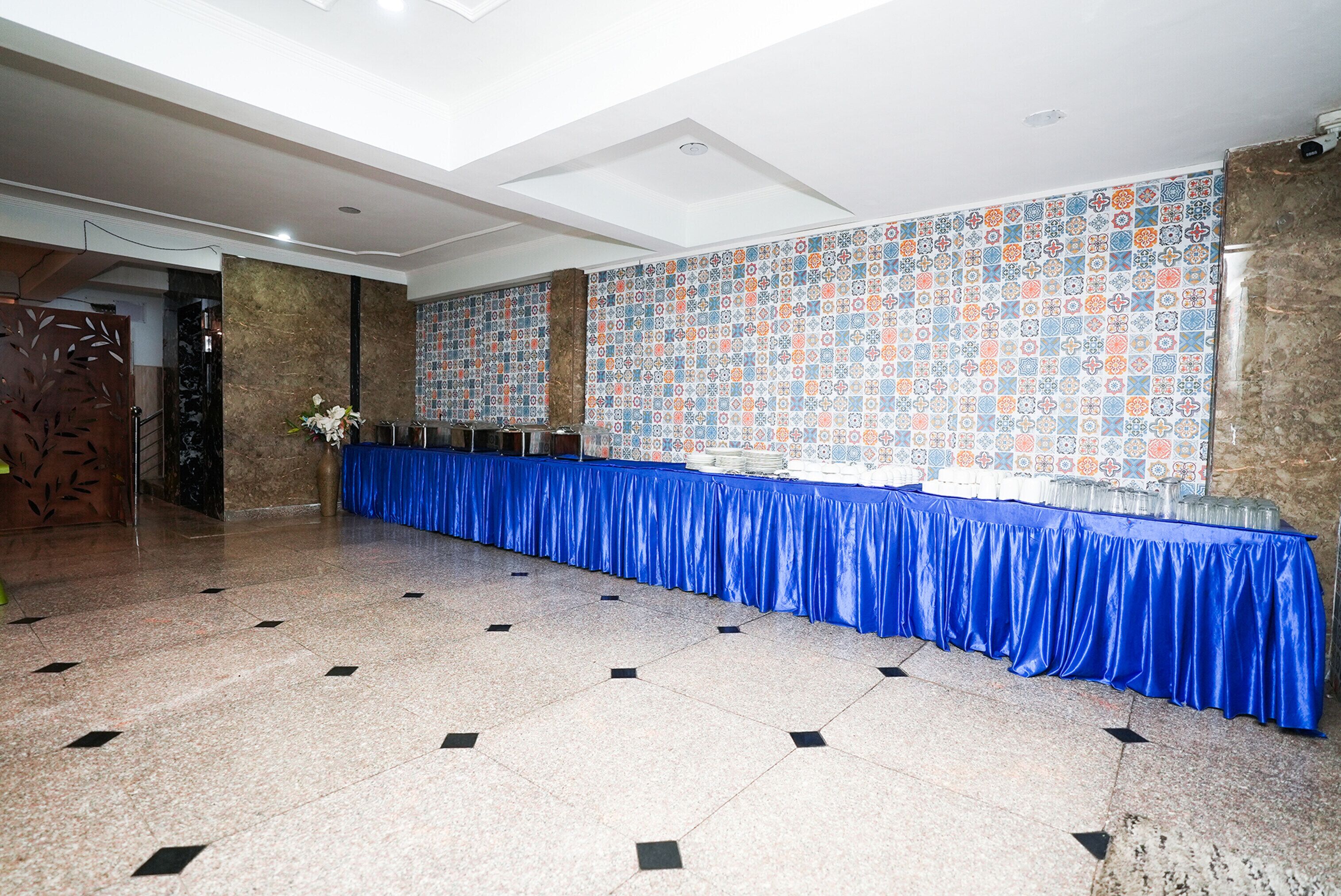 Tanvi Premium by Fabhotel