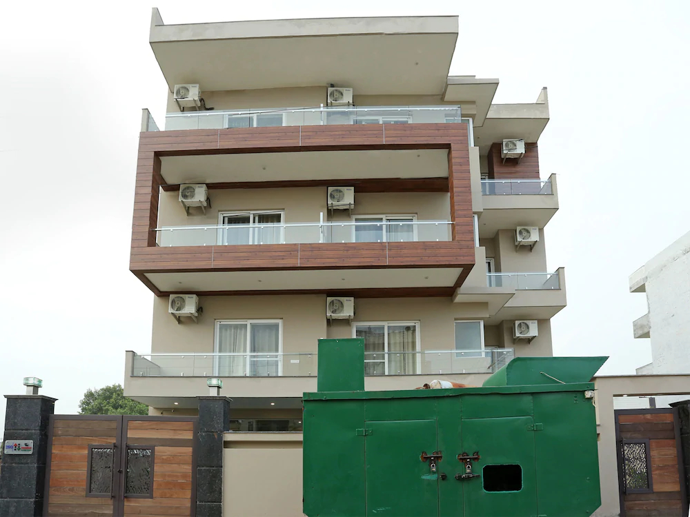 Vivi International By OYO Rooms