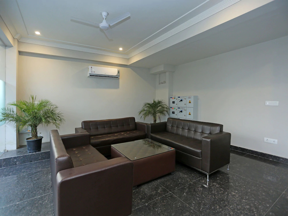 Vivi International By OYO Rooms