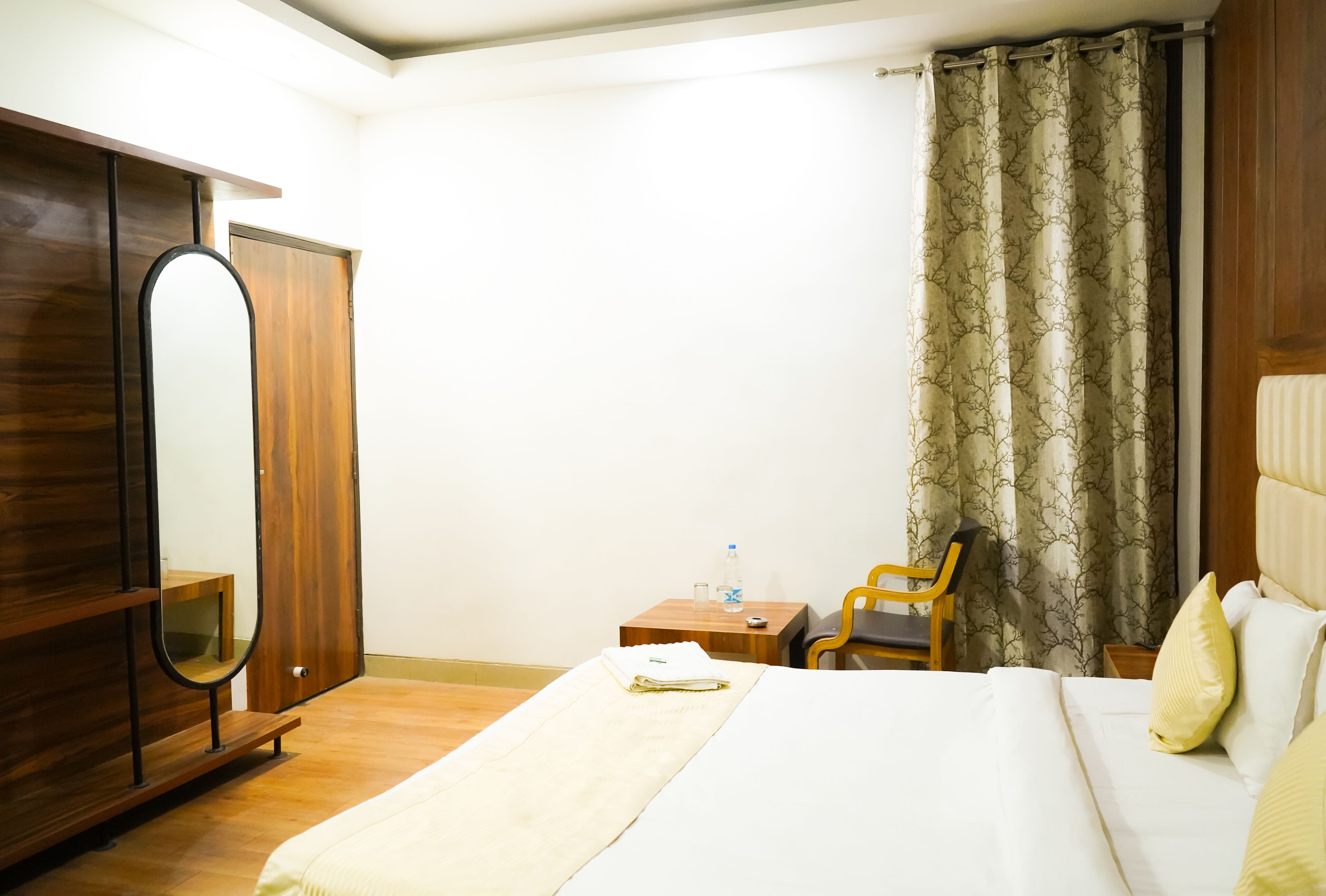 Roomshala Hotel RTS