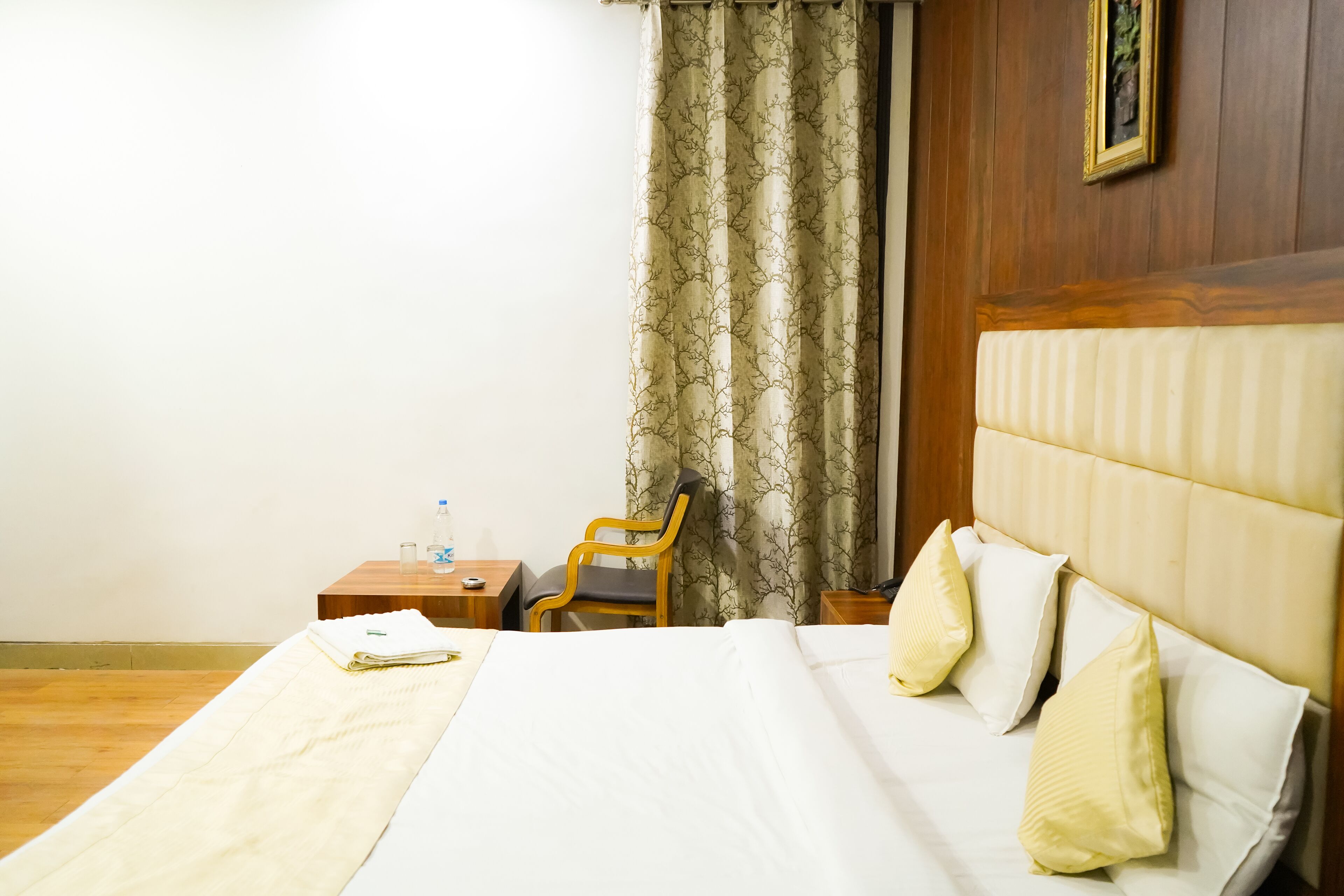 Roomshala Hotel RTS