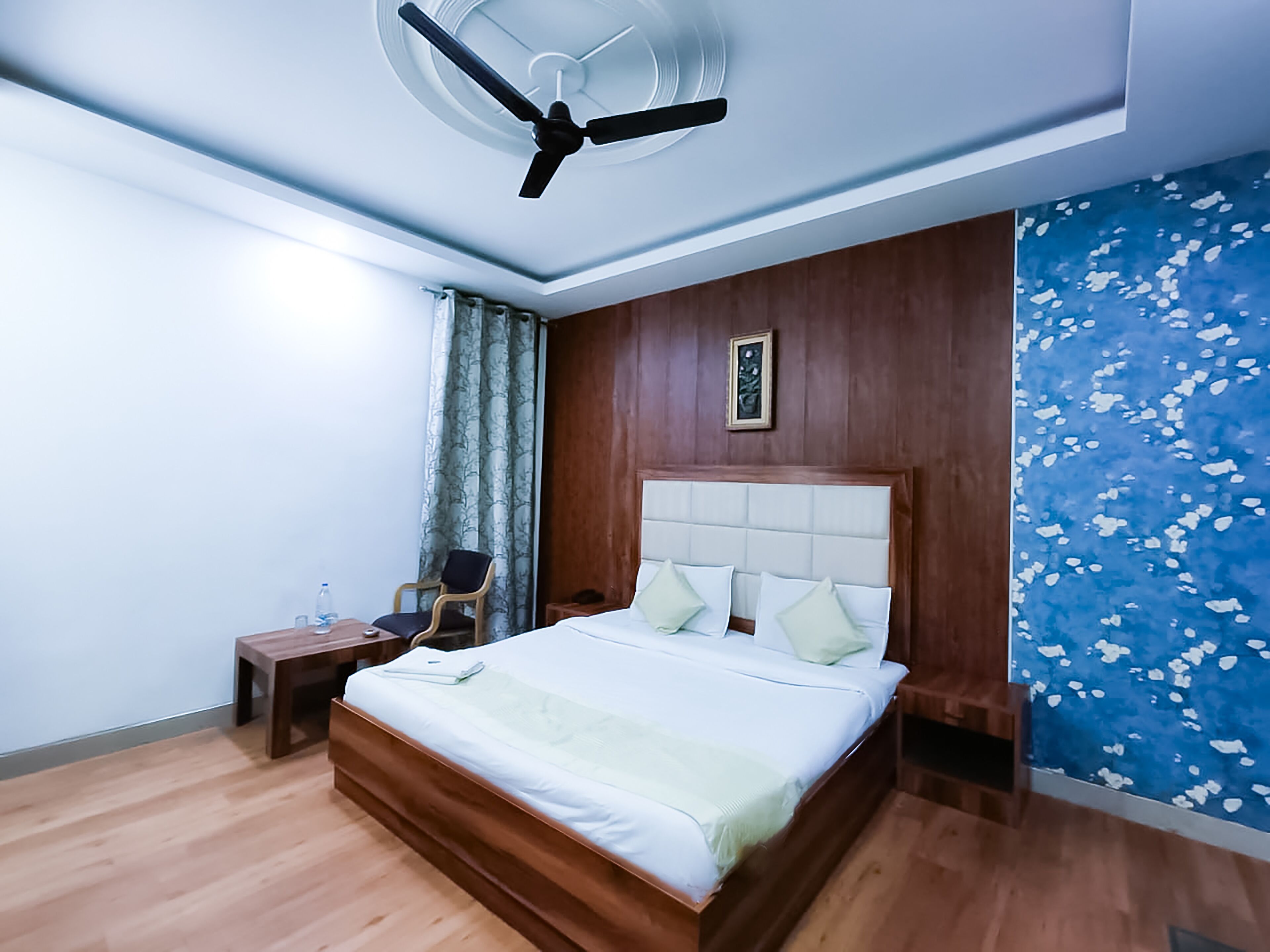 Roomshala Hotel RTS