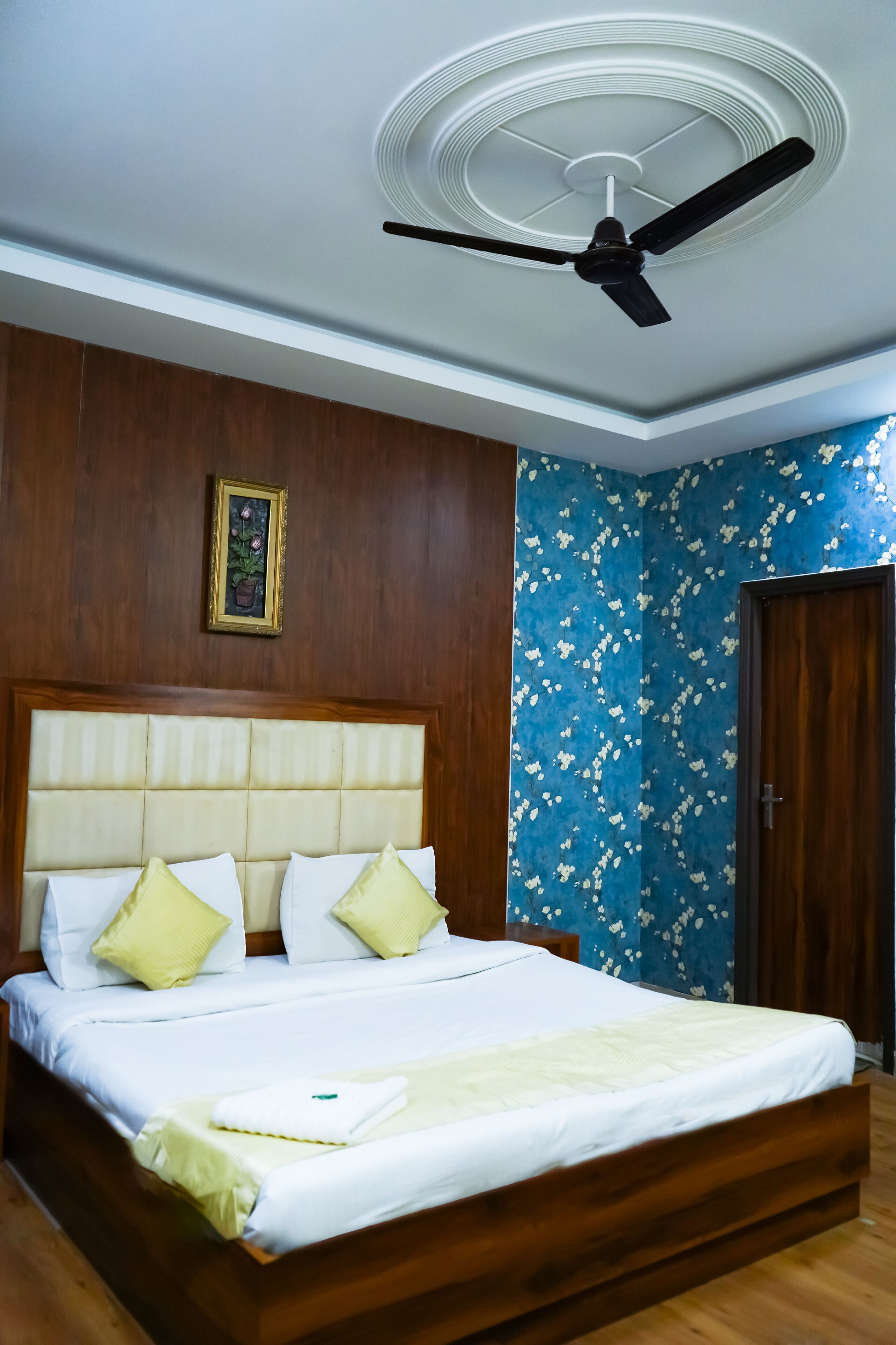 Roomshala Hotel RTS