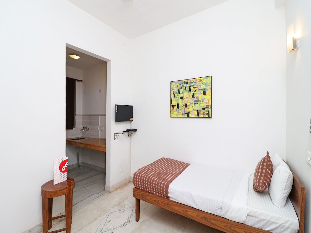 Urusvati Art And Habitat Centre By OYO Rooms