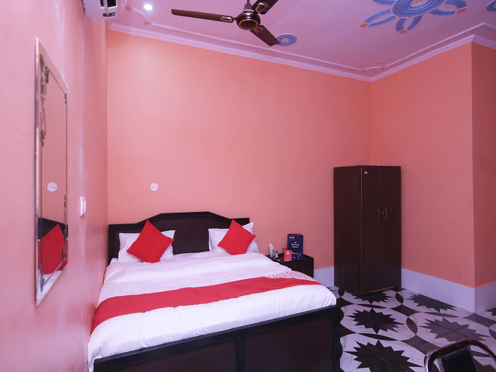 Yadav Hotel By OYO Rooms