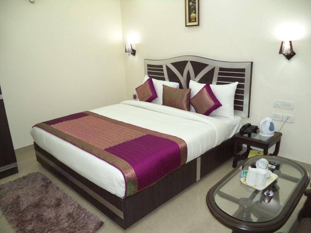 Airport Hotel Breeze