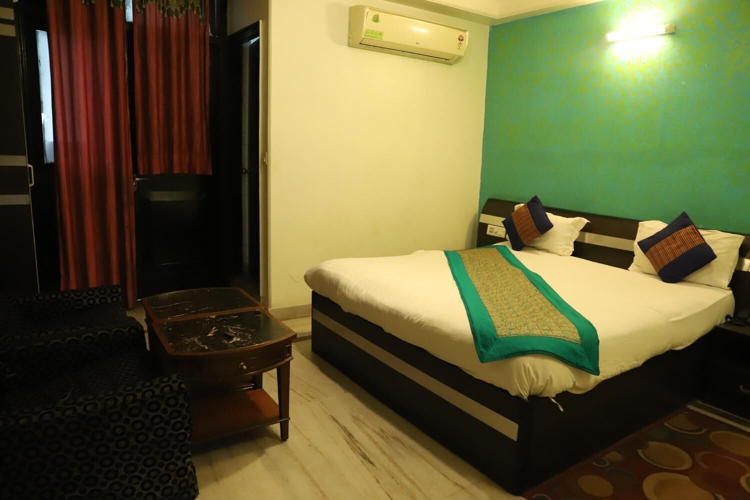 Airport Hotel Golden Jindal