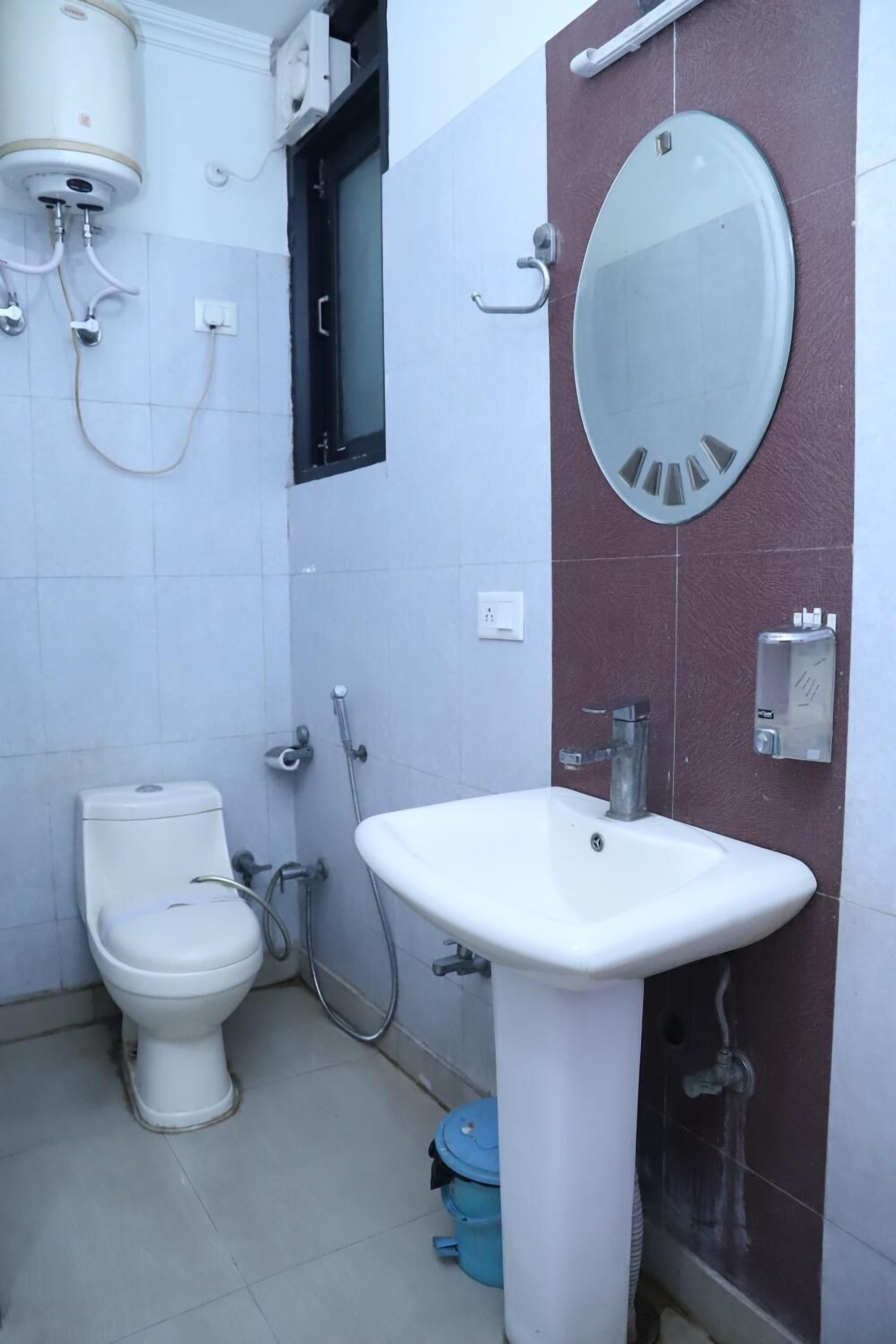 Airport Hotel Golden Jindal