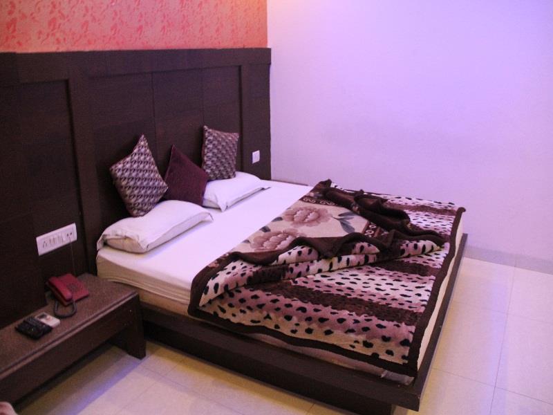 Amax Inn