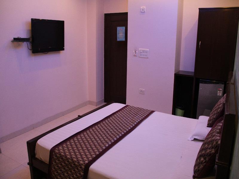 Amax Inn