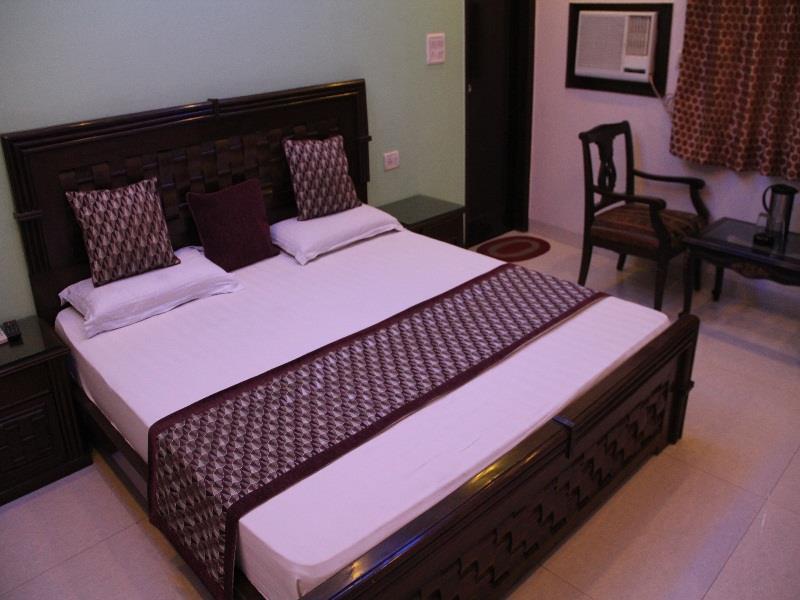 Amax Inn