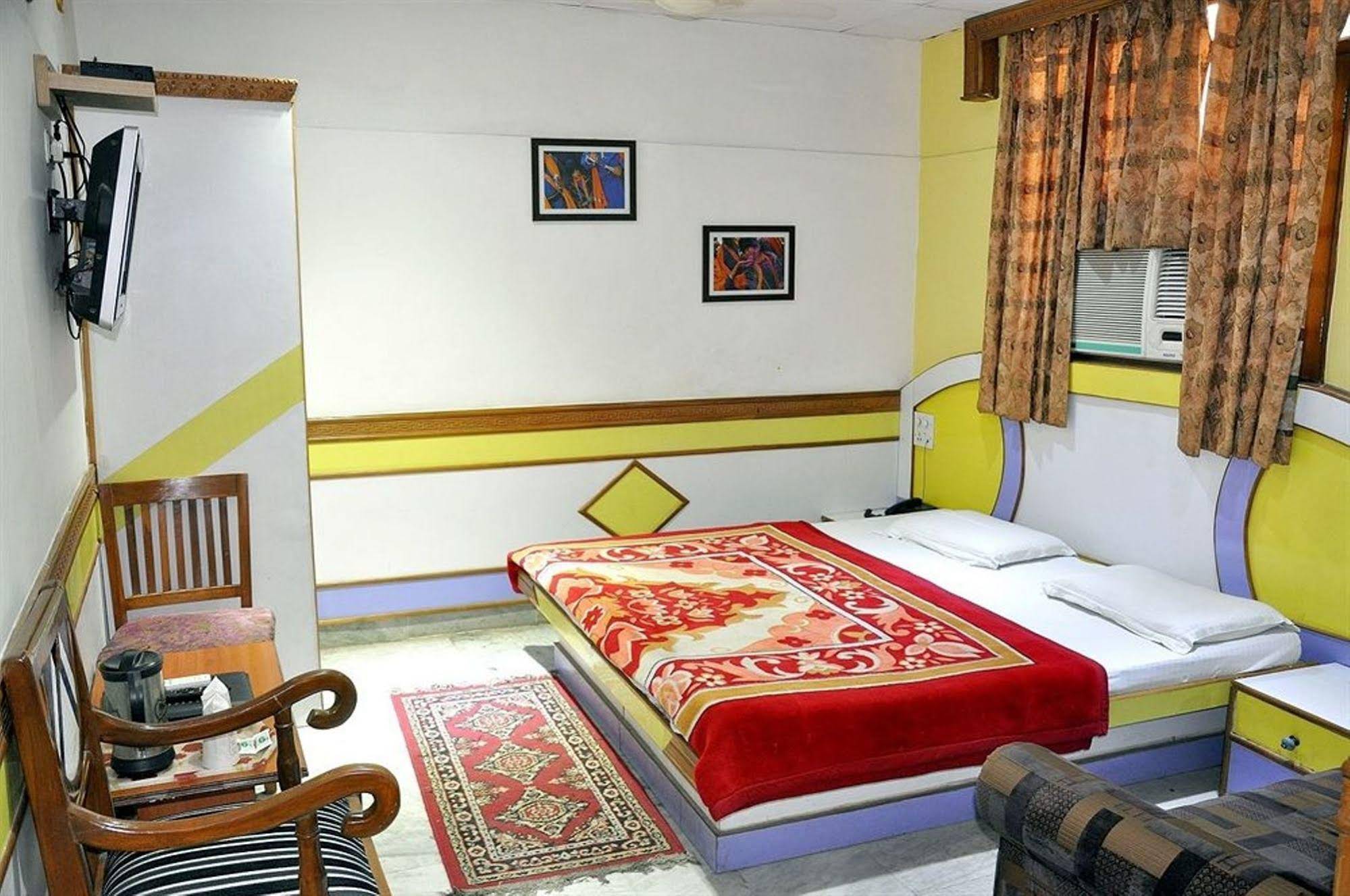 Anoop Hotel