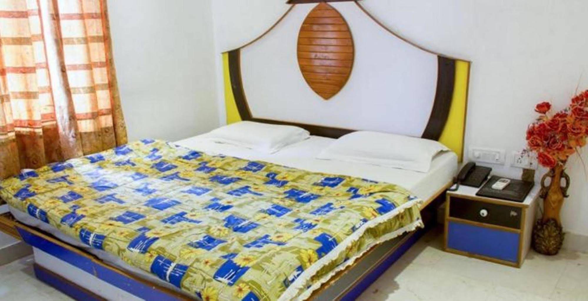 Anoop Hotel