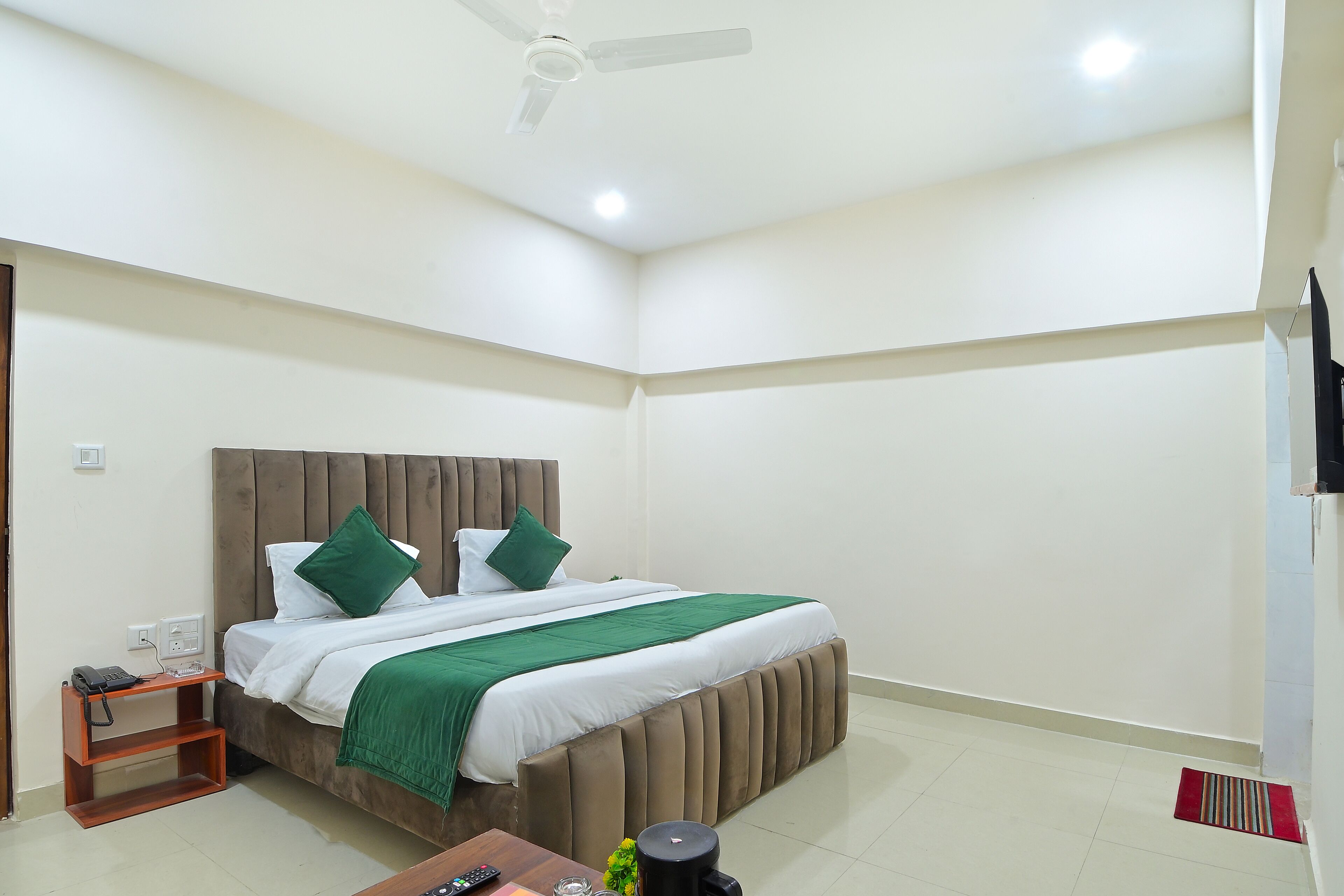 Chowdhry Tourist Lodge Paharganj Ndls