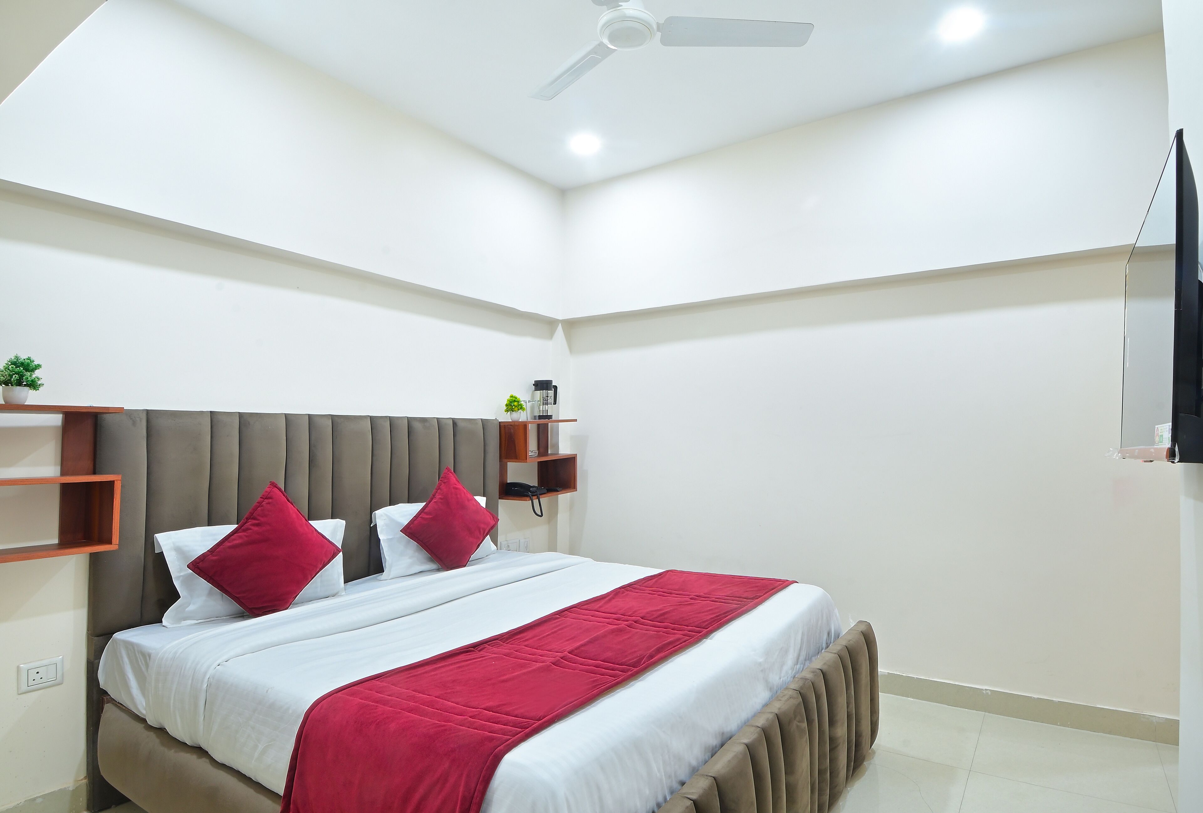Chowdhry Tourist Lodge Paharganj Ndls