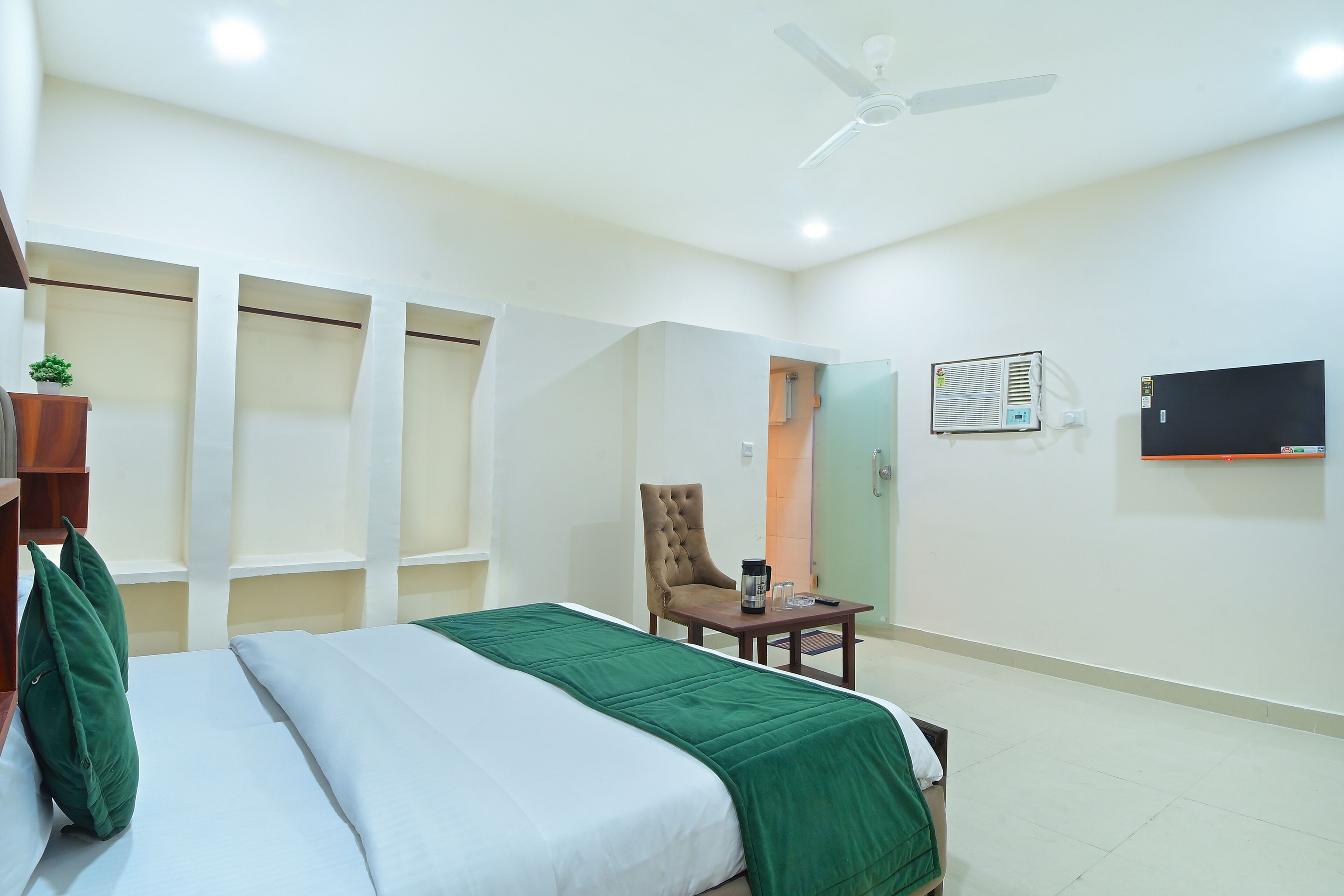 Chowdhry Tourist Lodge Paharganj Ndls