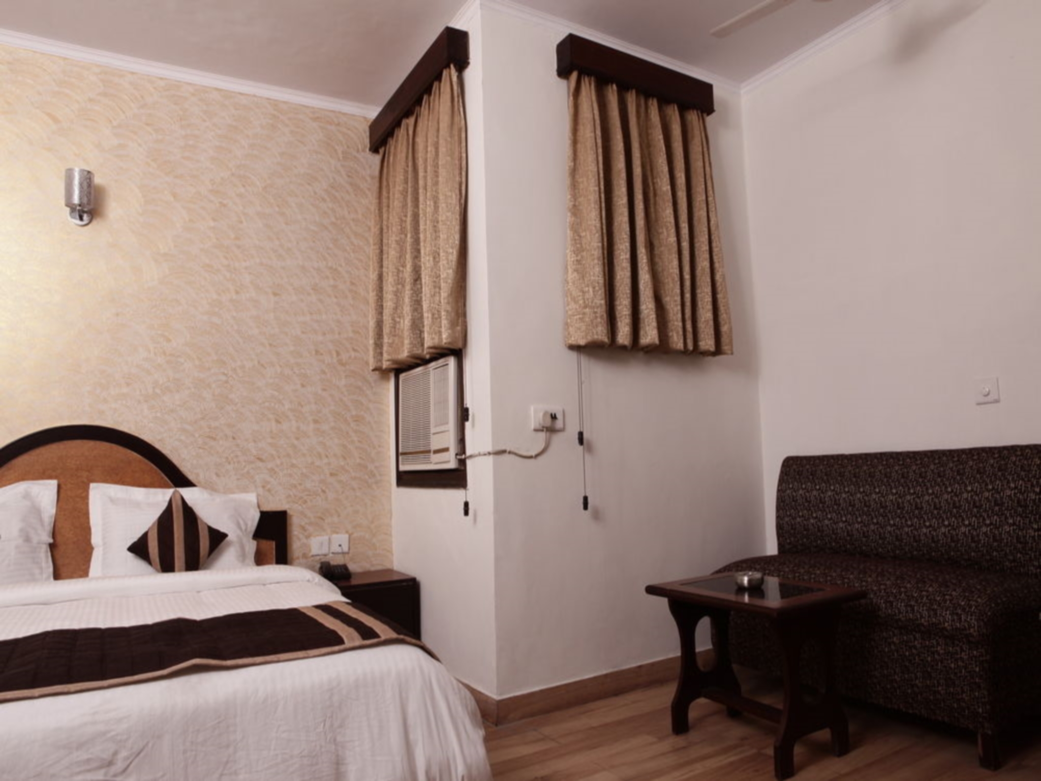Delhi Mahal by OYO