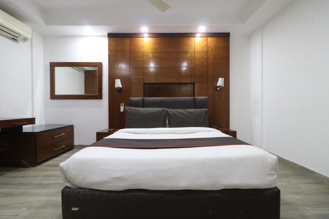 GoldRoom