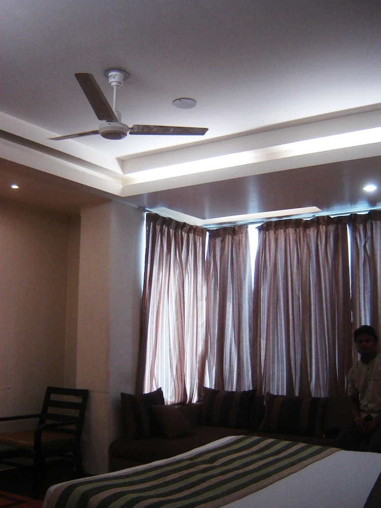 Hotel Anand Retreat