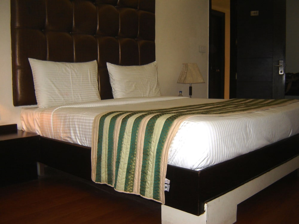 Hotel Anand Retreat