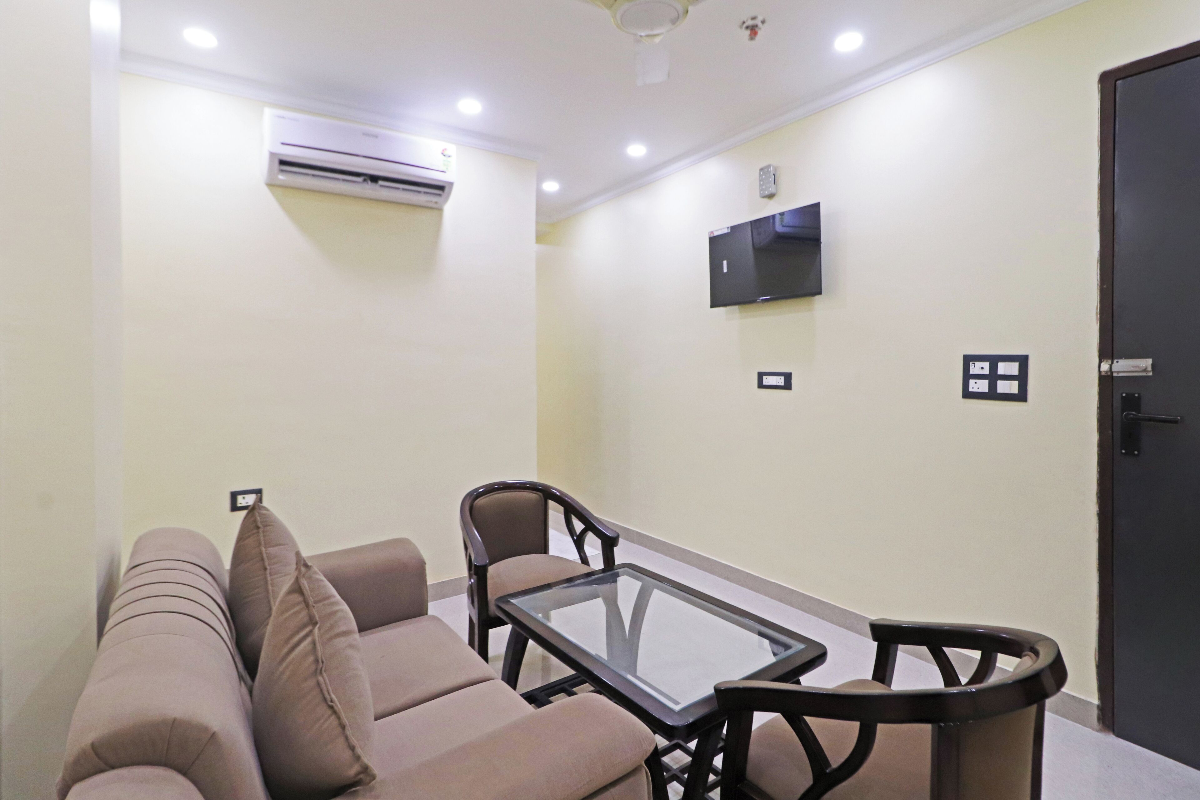 Hotel Apple Tree Residency