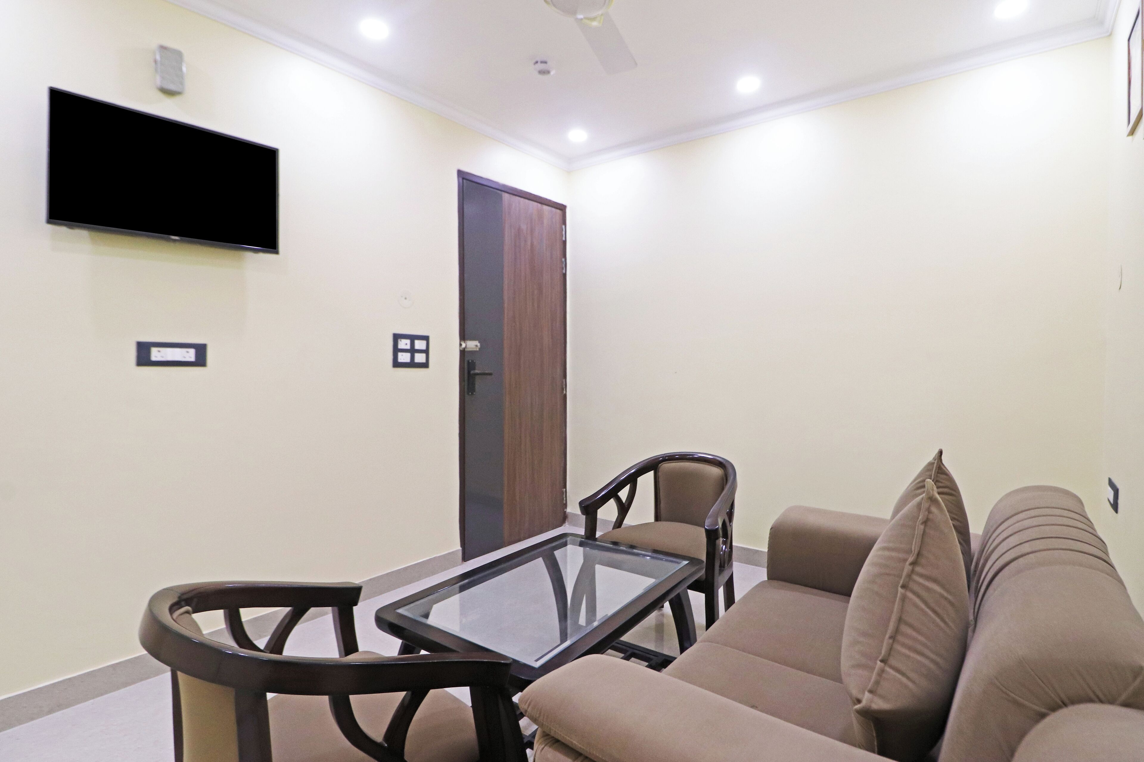 Hotel Apple Tree Residency