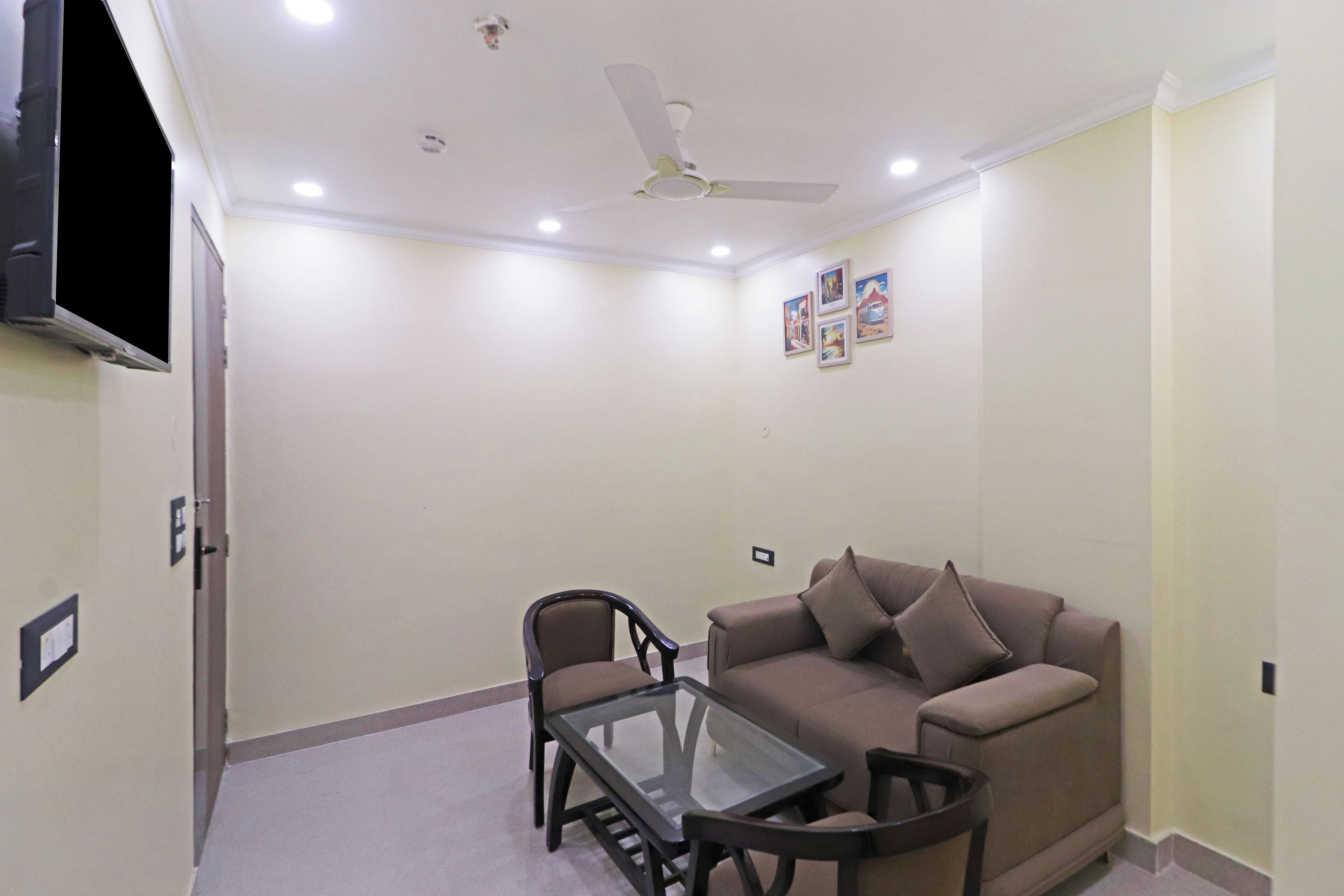 Hotel Apple Tree Residency