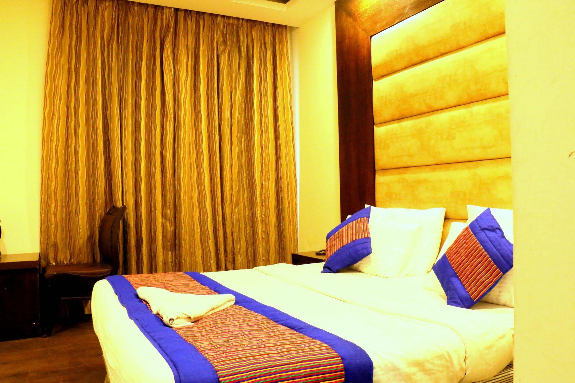 Hotel Benz International