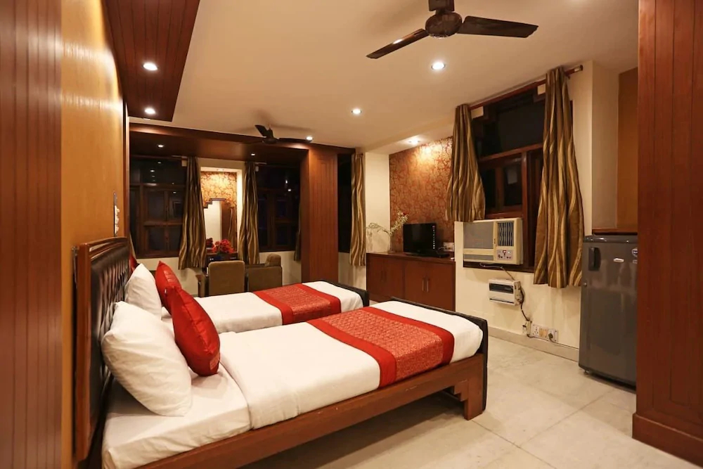 OYO Hotel City Castle