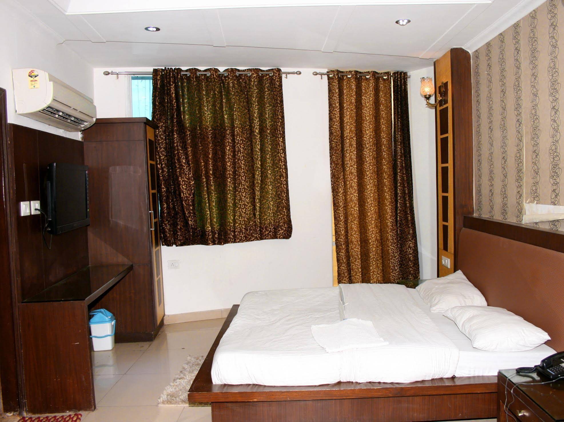 Hotel Delhi Heart