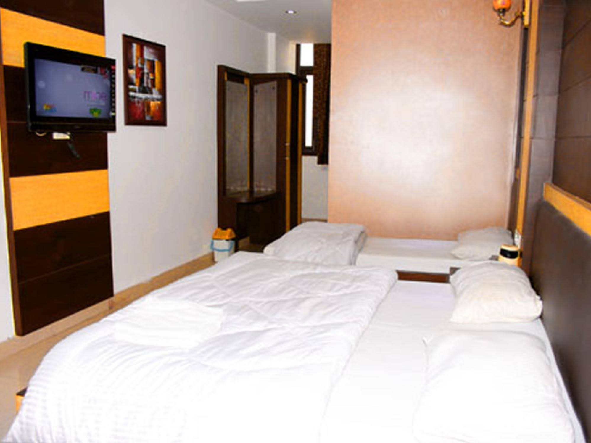 Hotel Delhi Heart