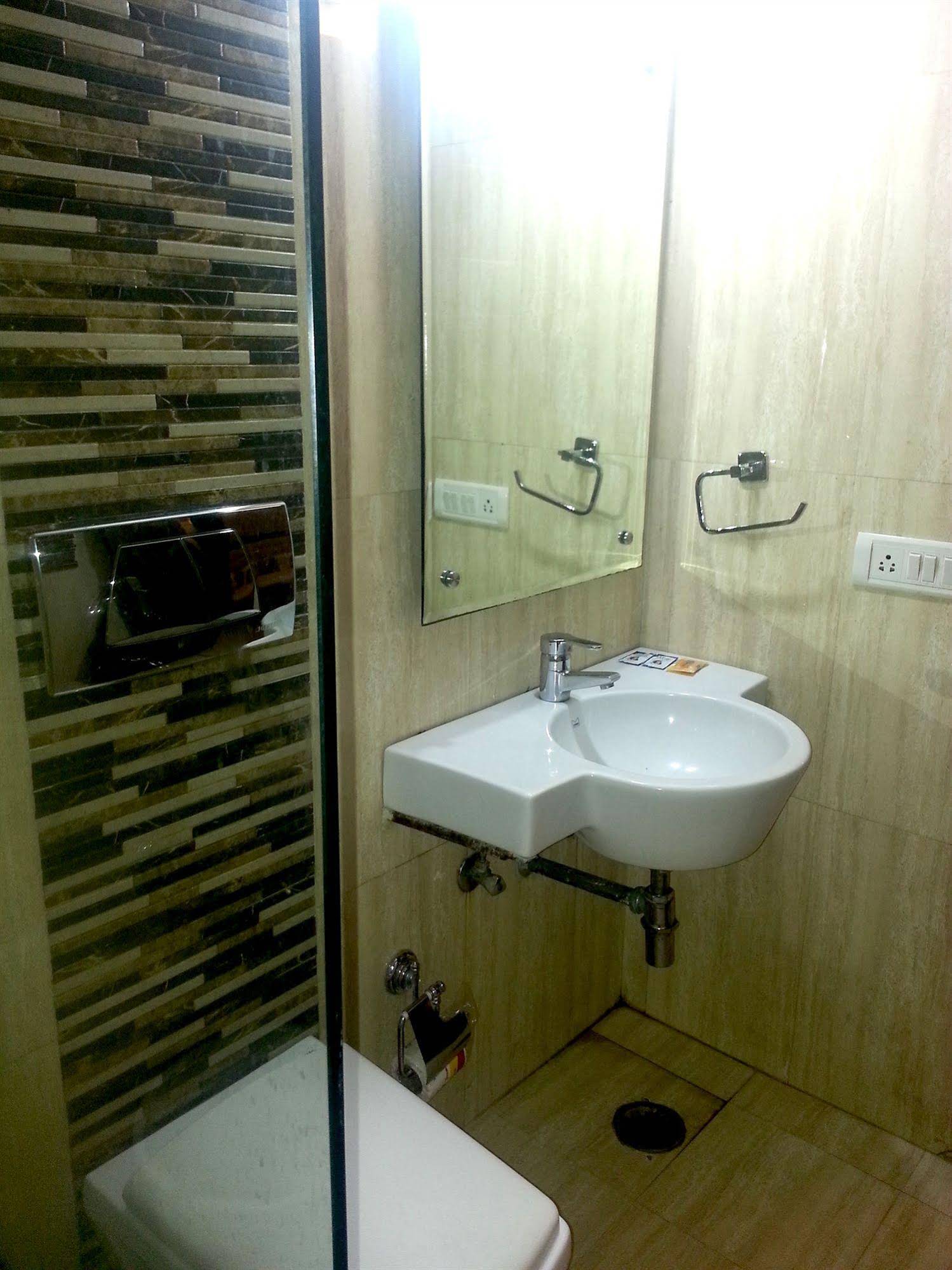 Hotel Delhi Pride