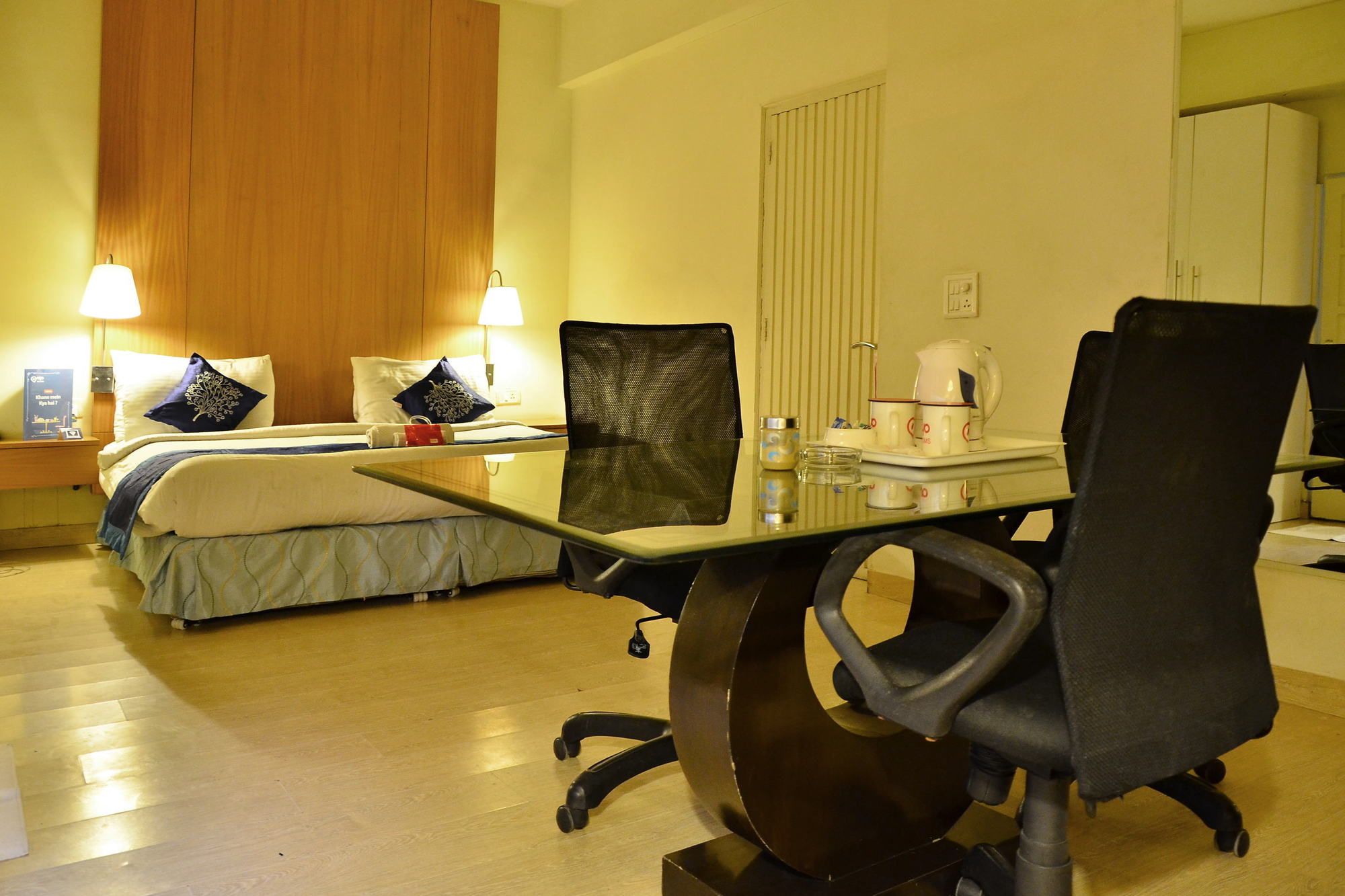 Hotel Gem 92 Residency