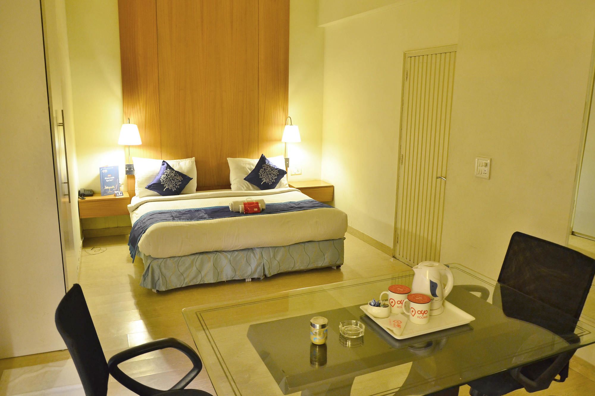 Hotel Gem 92 Residency