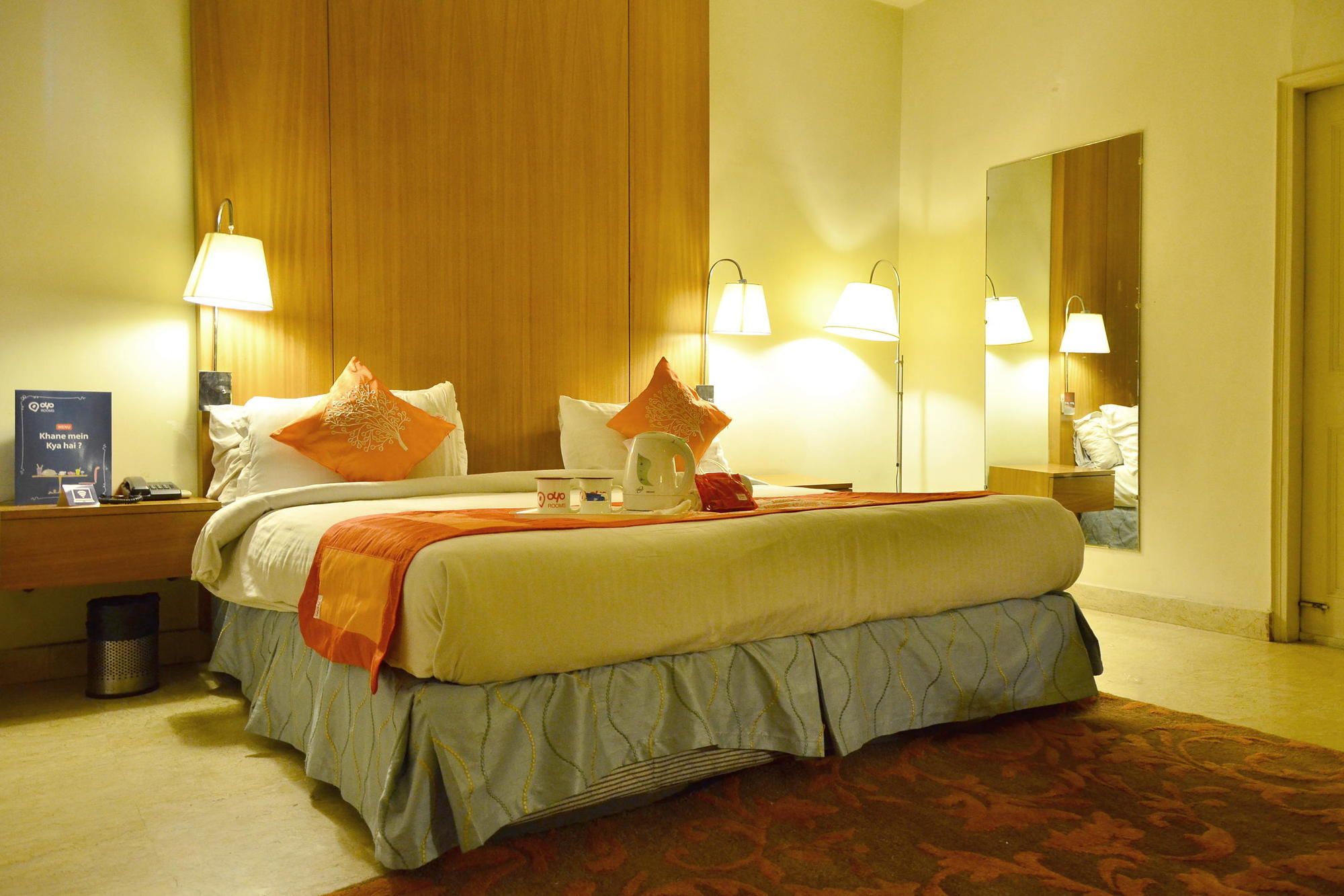 Hotel Gem 92 Residency