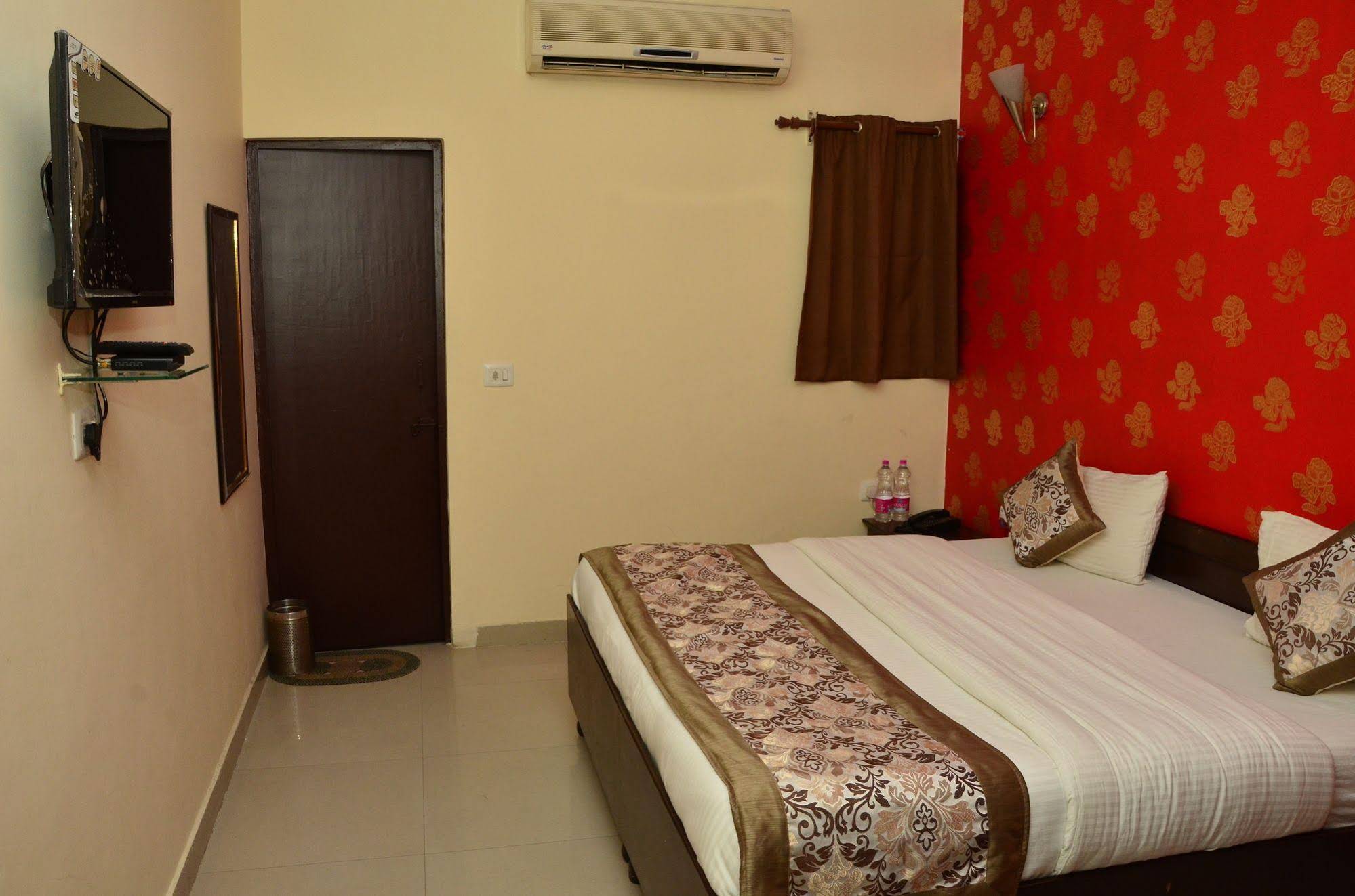 Hotel Global Inn