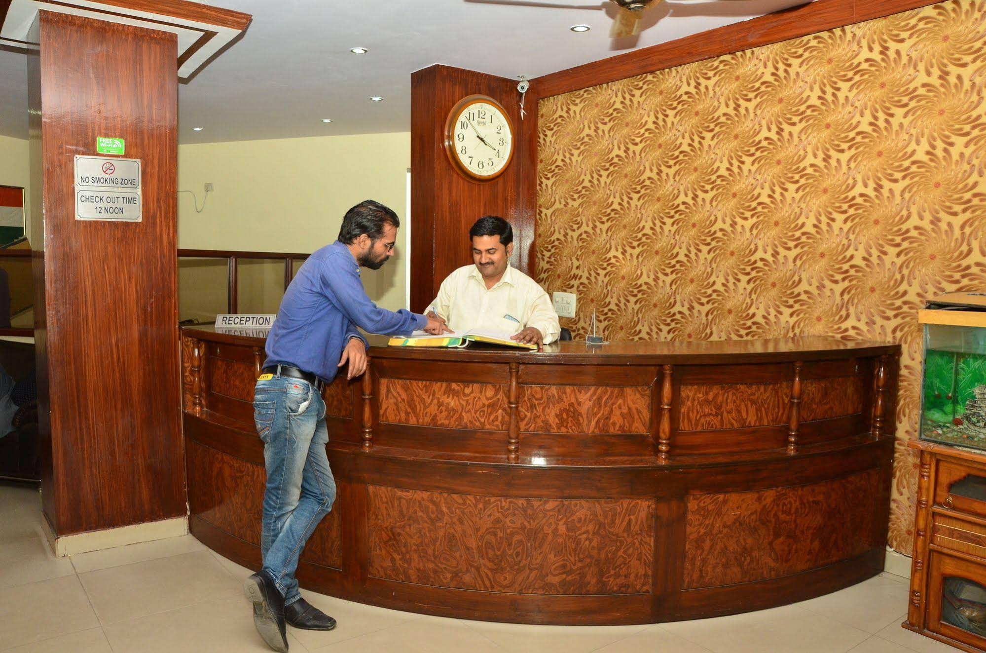 Hotel Global Inn