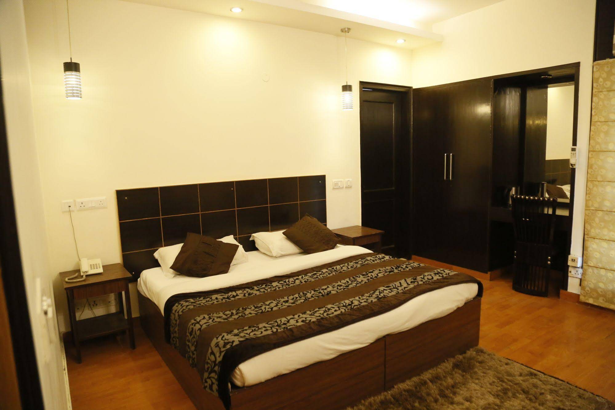 Hotel Grand Ffour