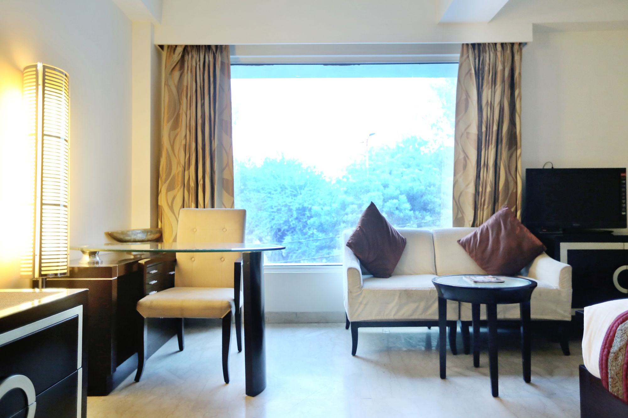 Venizia Sarovar Portico