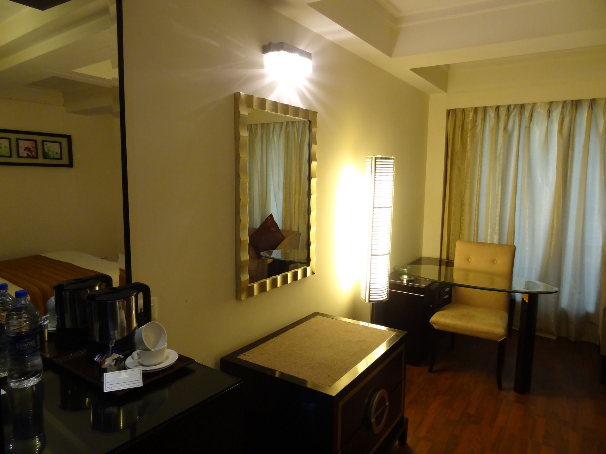 Venizia Sarovar Portico